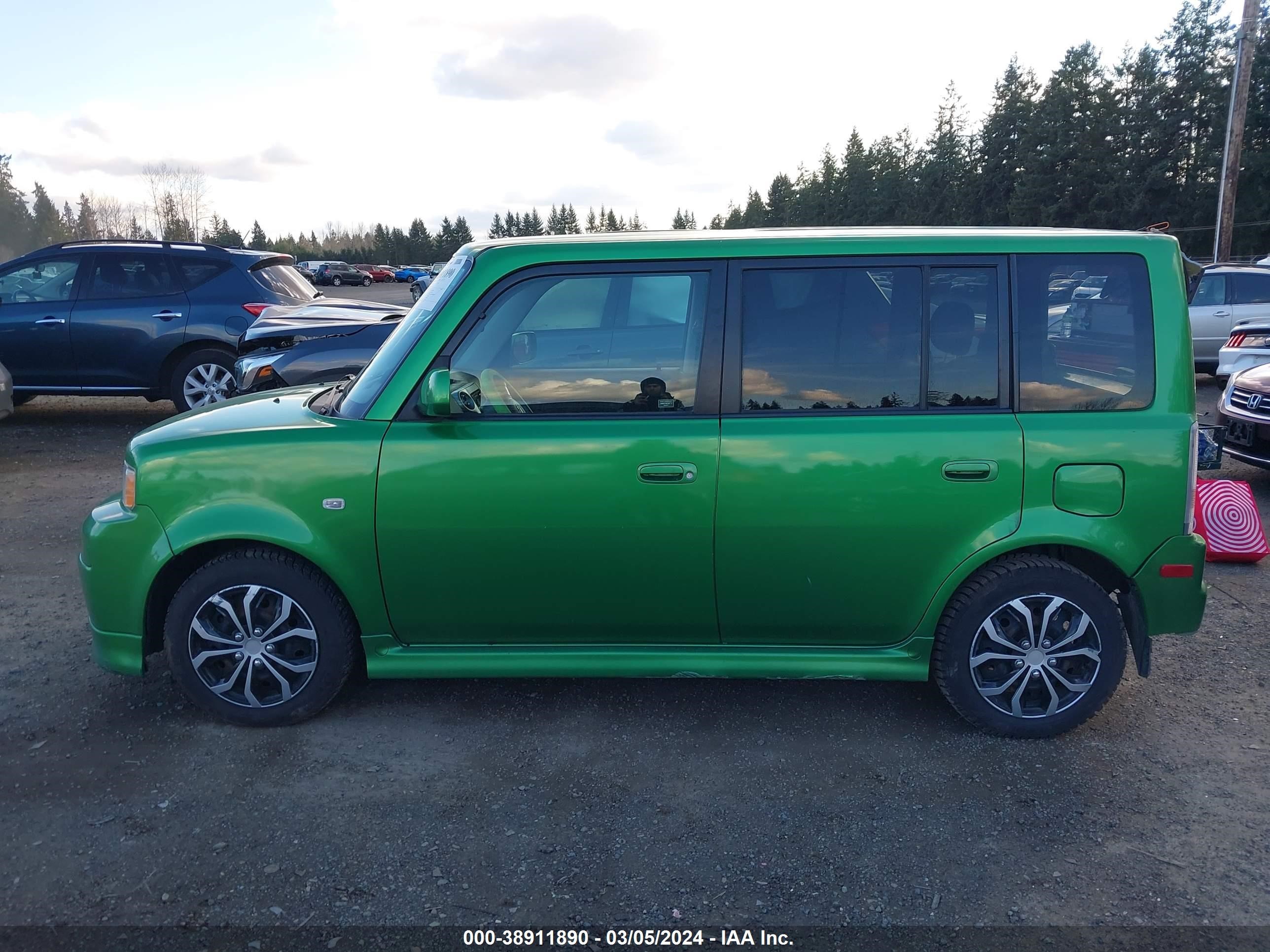 Photo 13 VIN: JTLKT324964066778 - SCION XB 