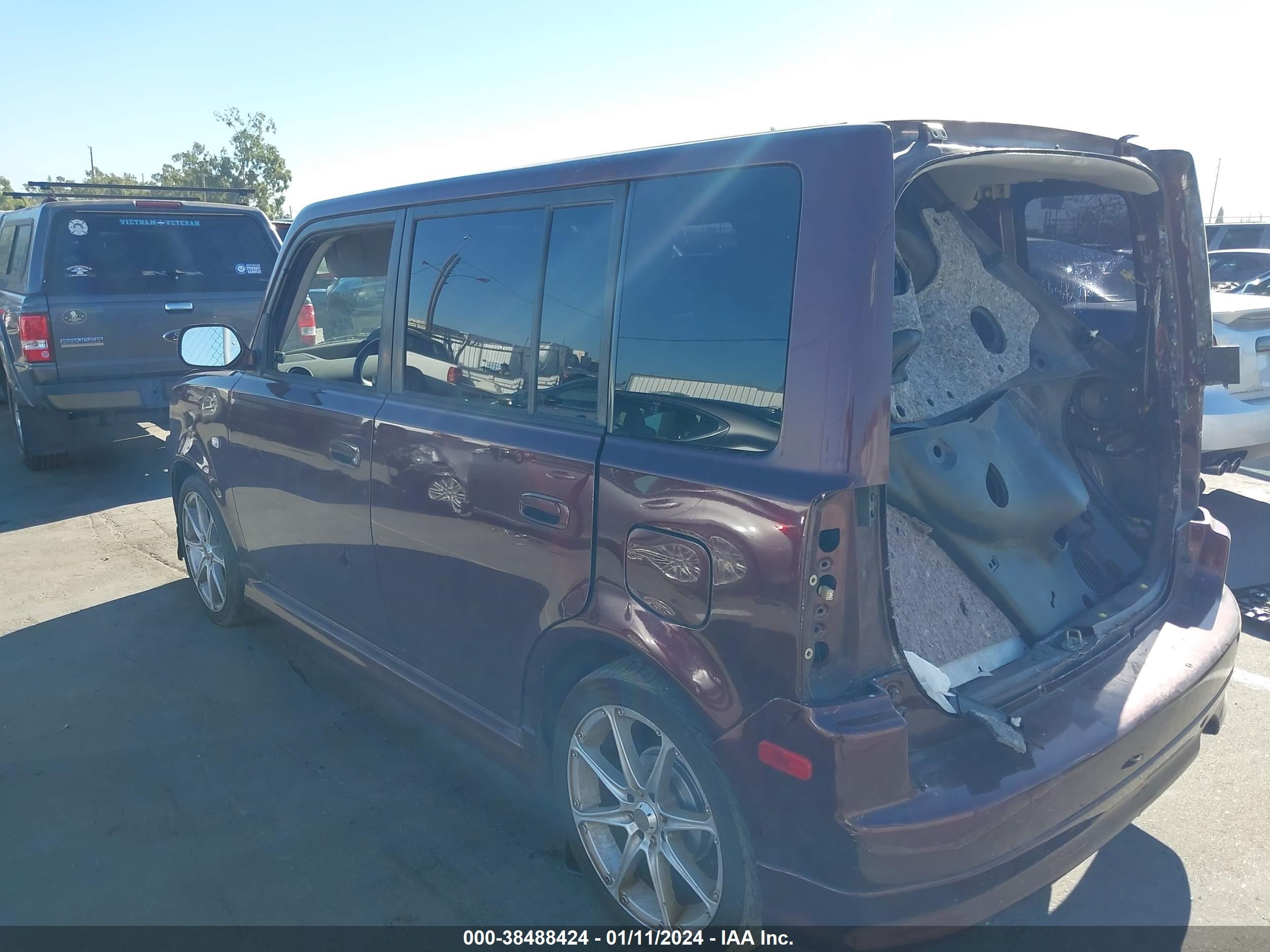 Photo 2 VIN: JTLKT324X64053196 - SCION XB 