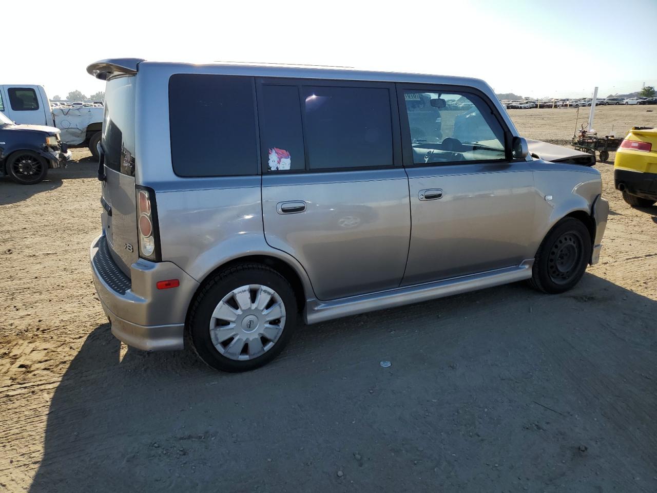 Photo 2 VIN: JTLKT324X64054607 - SCION XB 