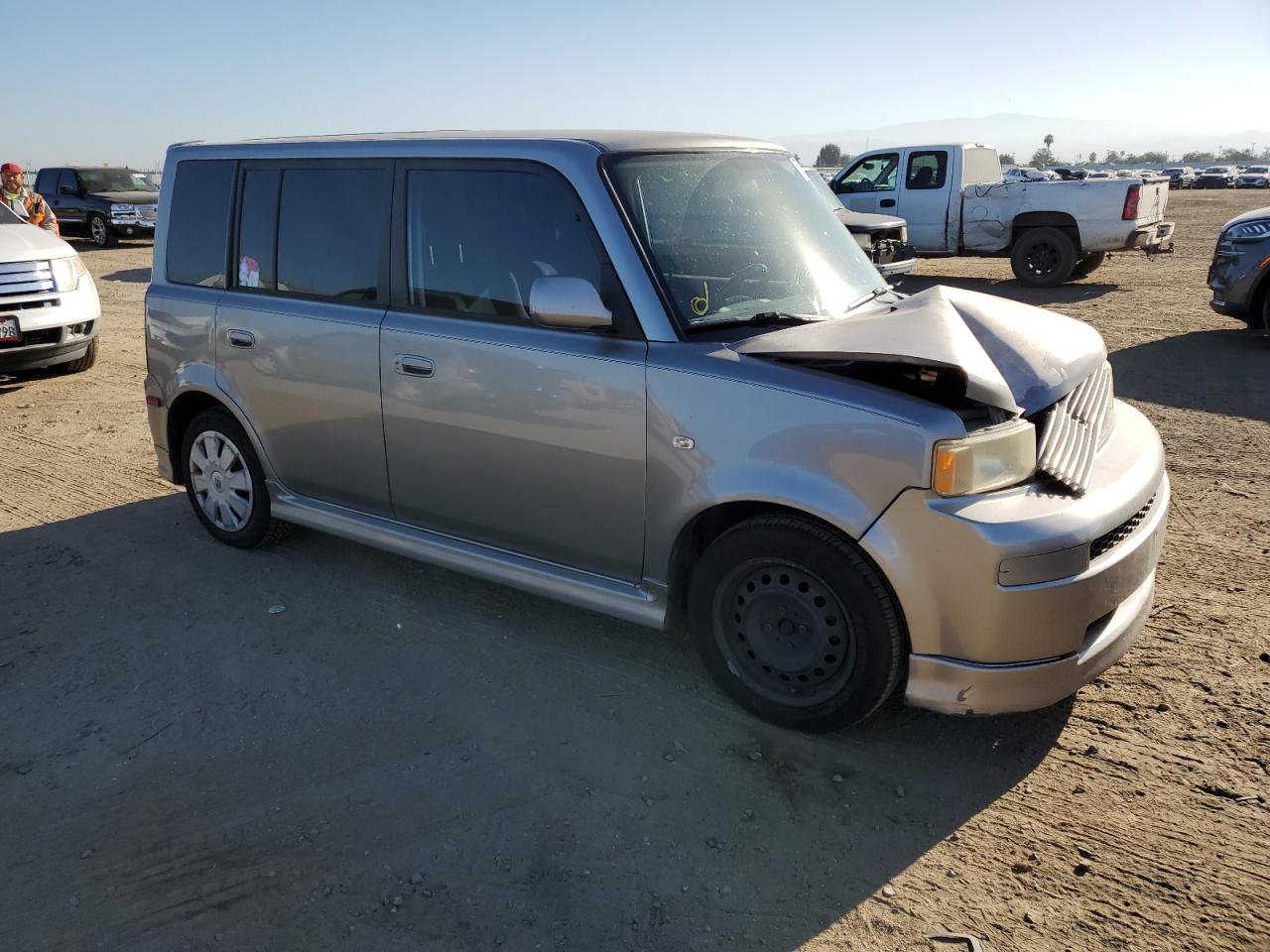 Photo 3 VIN: JTLKT324X64054607 - SCION XB 