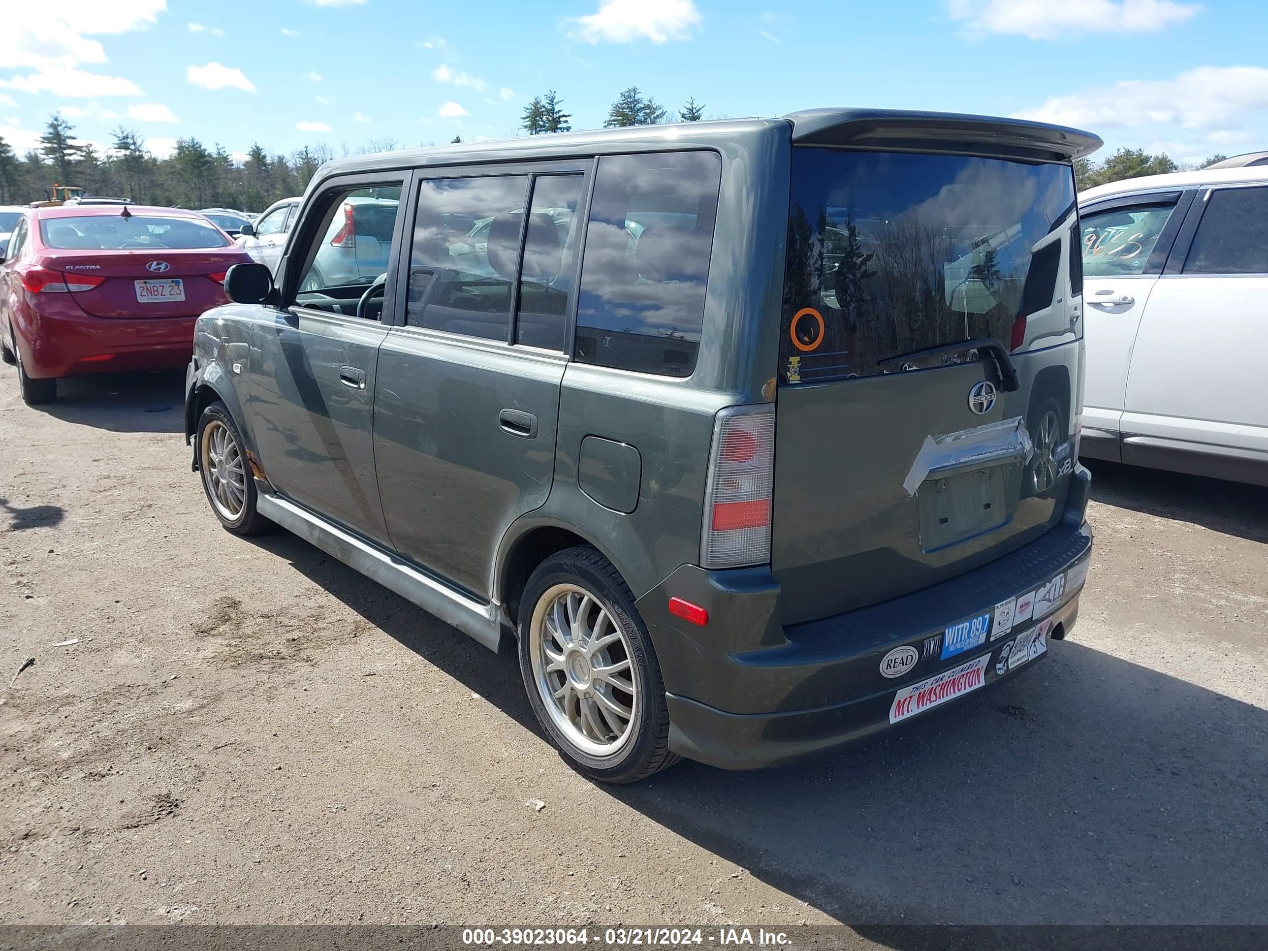 Photo 2 VIN: JTLKT324X64056924 - SCION XB 