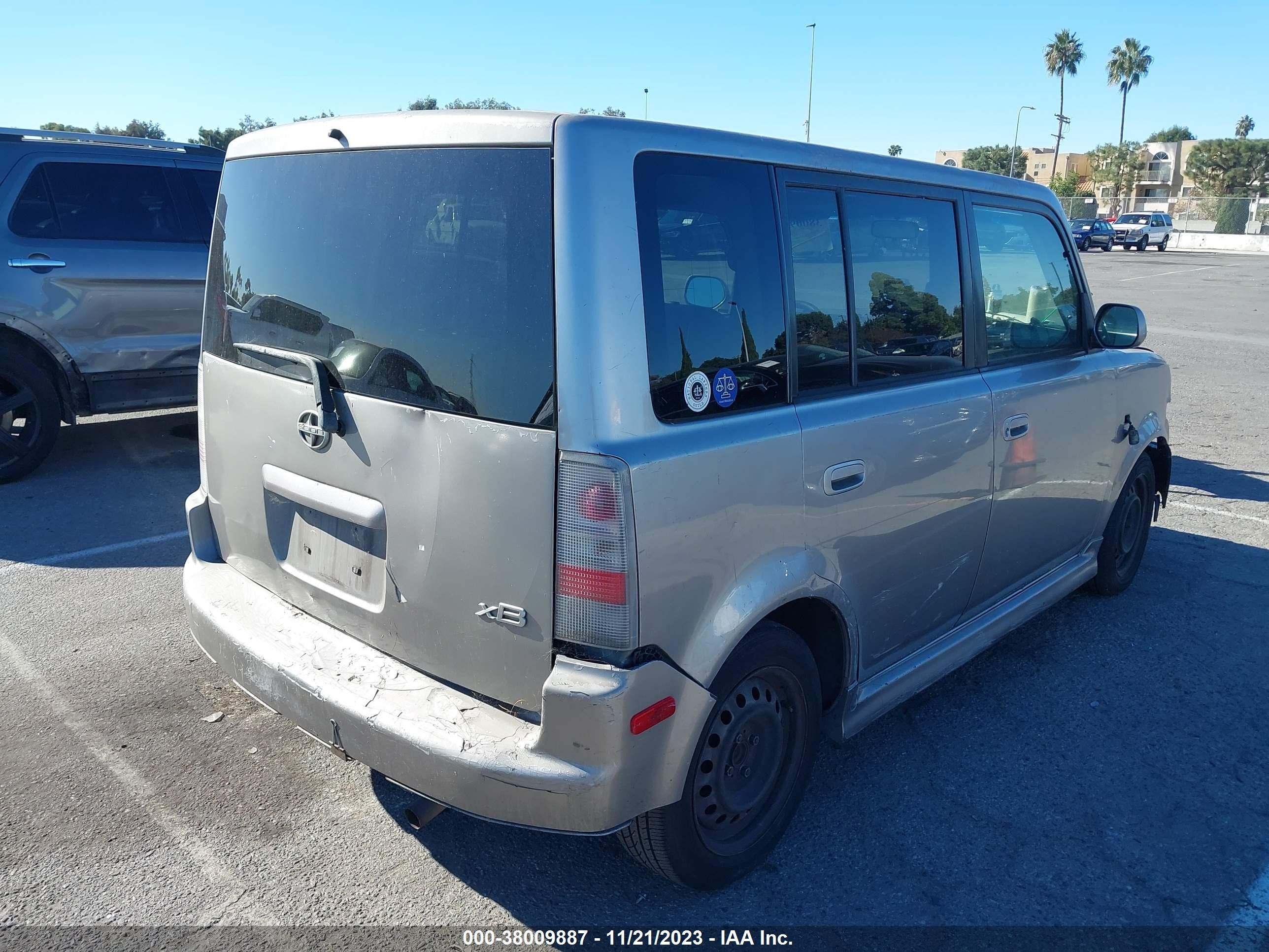 Photo 3 VIN: JTLKT324X64094864 - SCION XB 