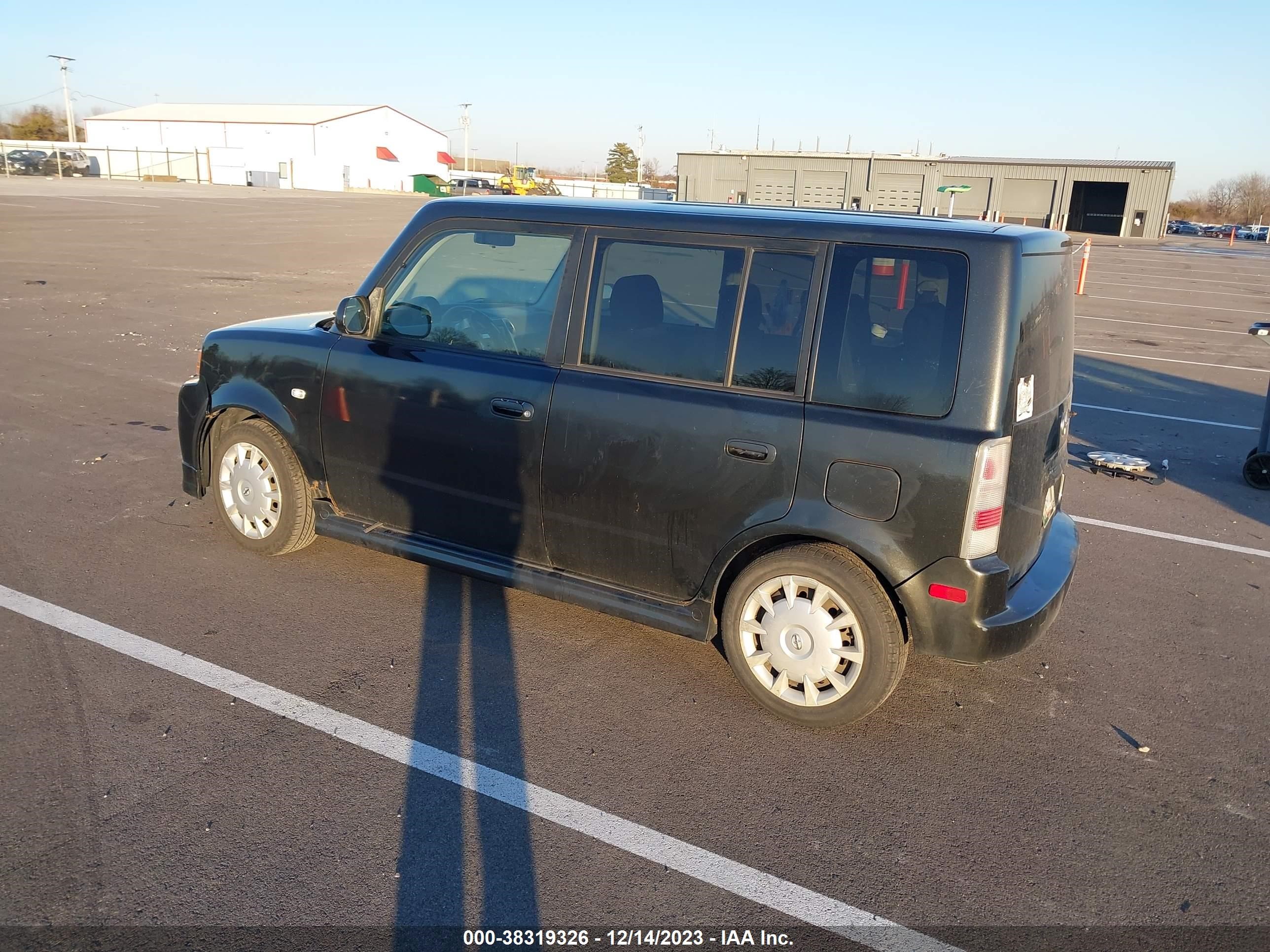 Photo 2 VIN: JTLKT334064117597 - SCION XB 