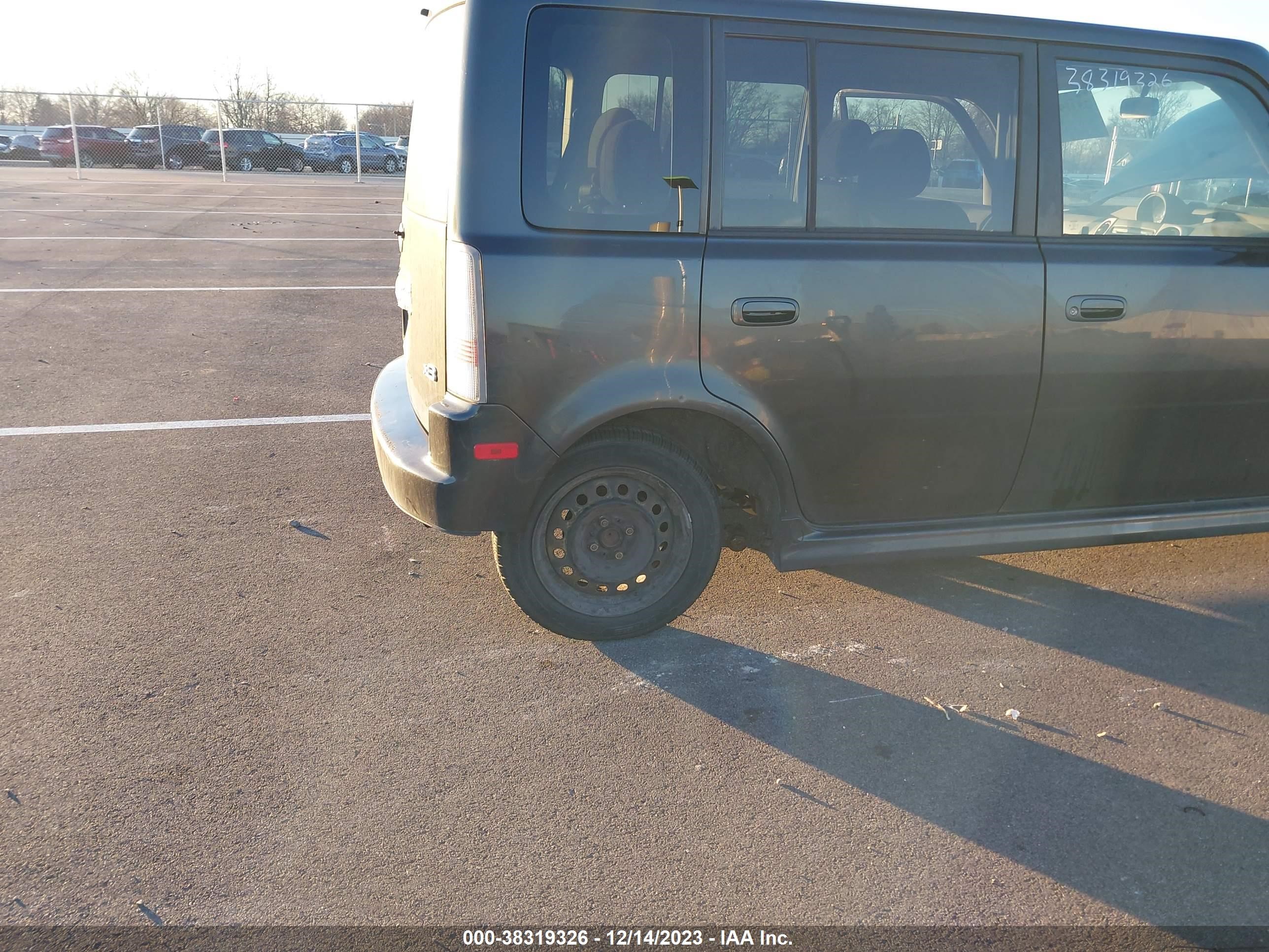 Photo 5 VIN: JTLKT334064117597 - SCION XB 