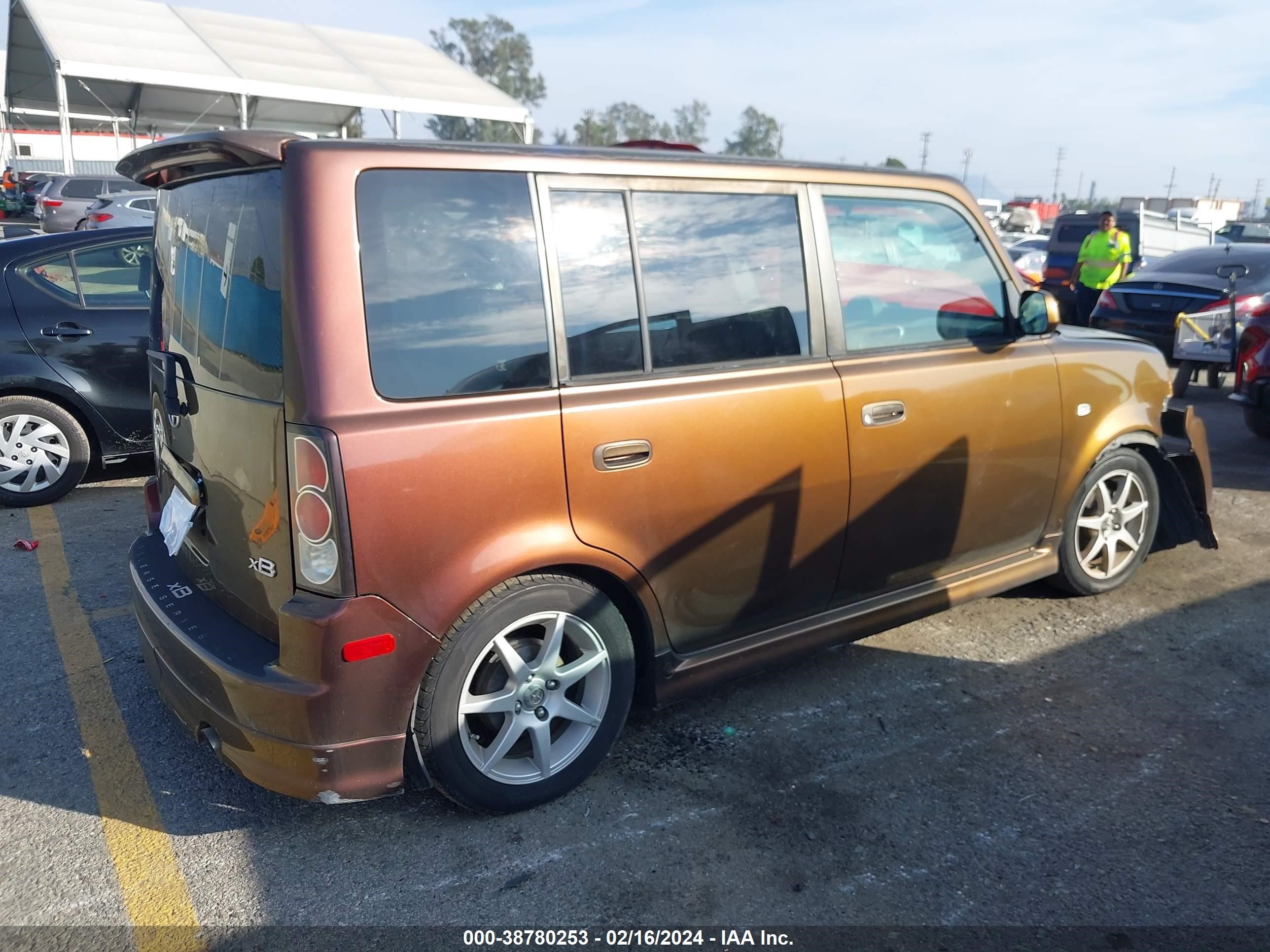 Photo 3 VIN: JTLKT334064121200 - SCION XB 