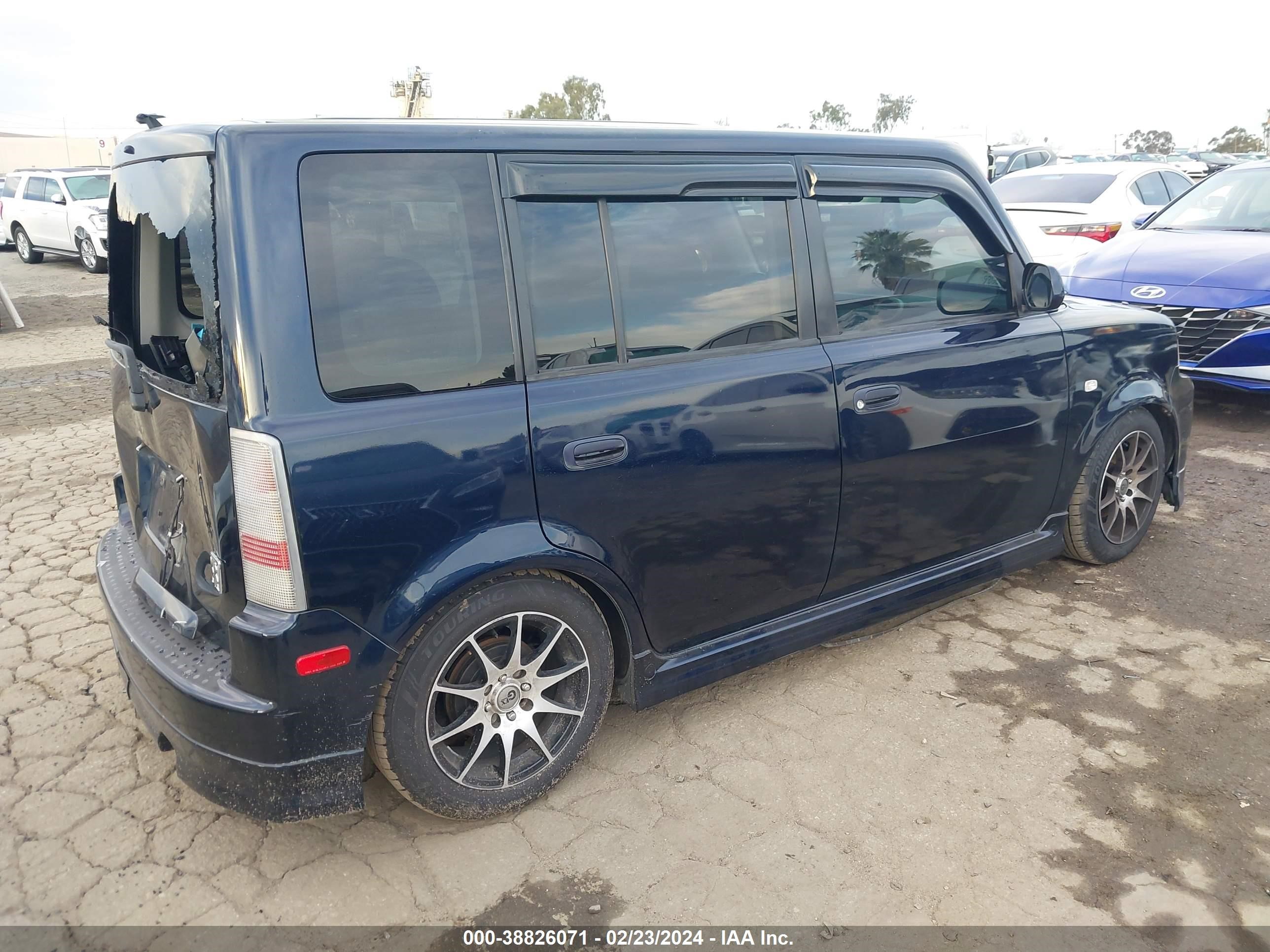 Photo 3 VIN: JTLKT334254013109 - SCION XB 