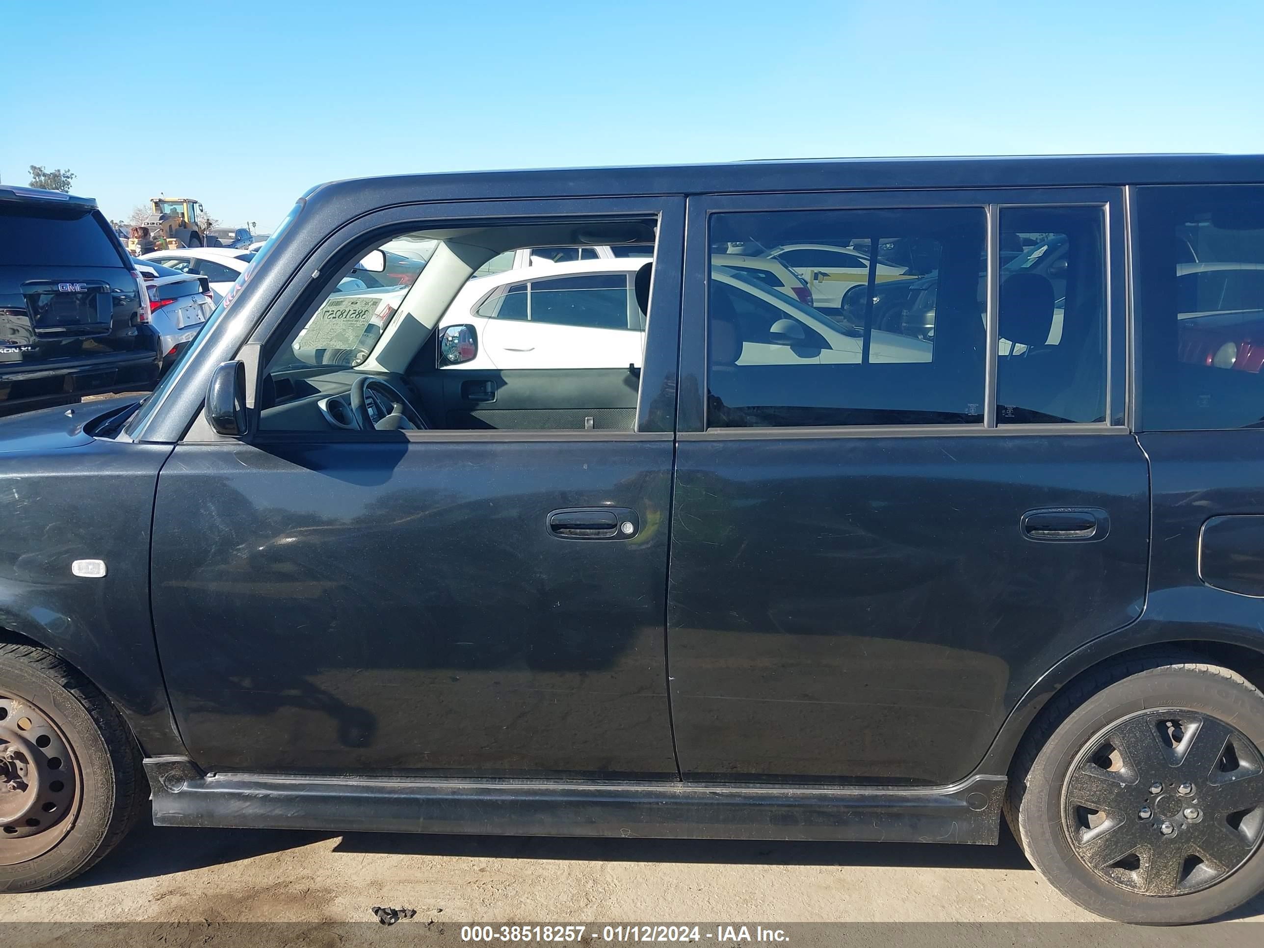 Photo 14 VIN: JTLKT334264042241 - SCION XB 