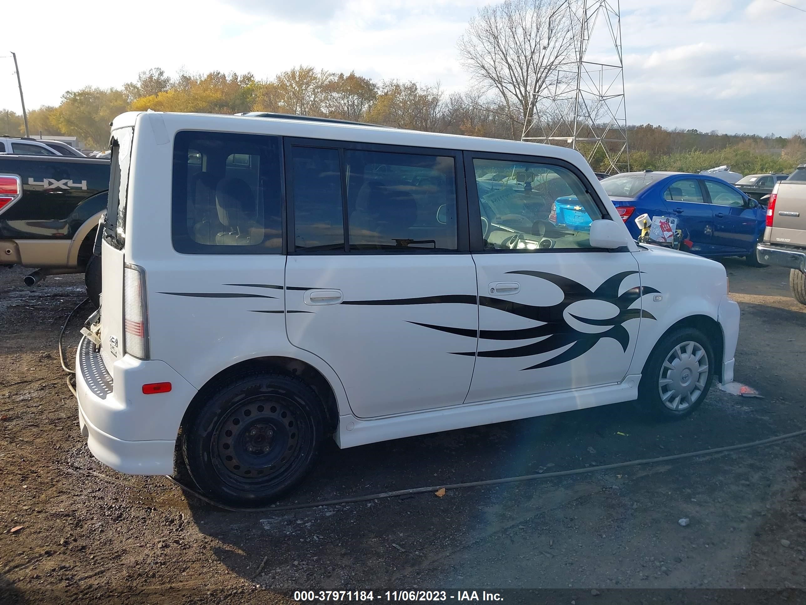 Photo 12 VIN: JTLKT334364068279 - SCION XB 