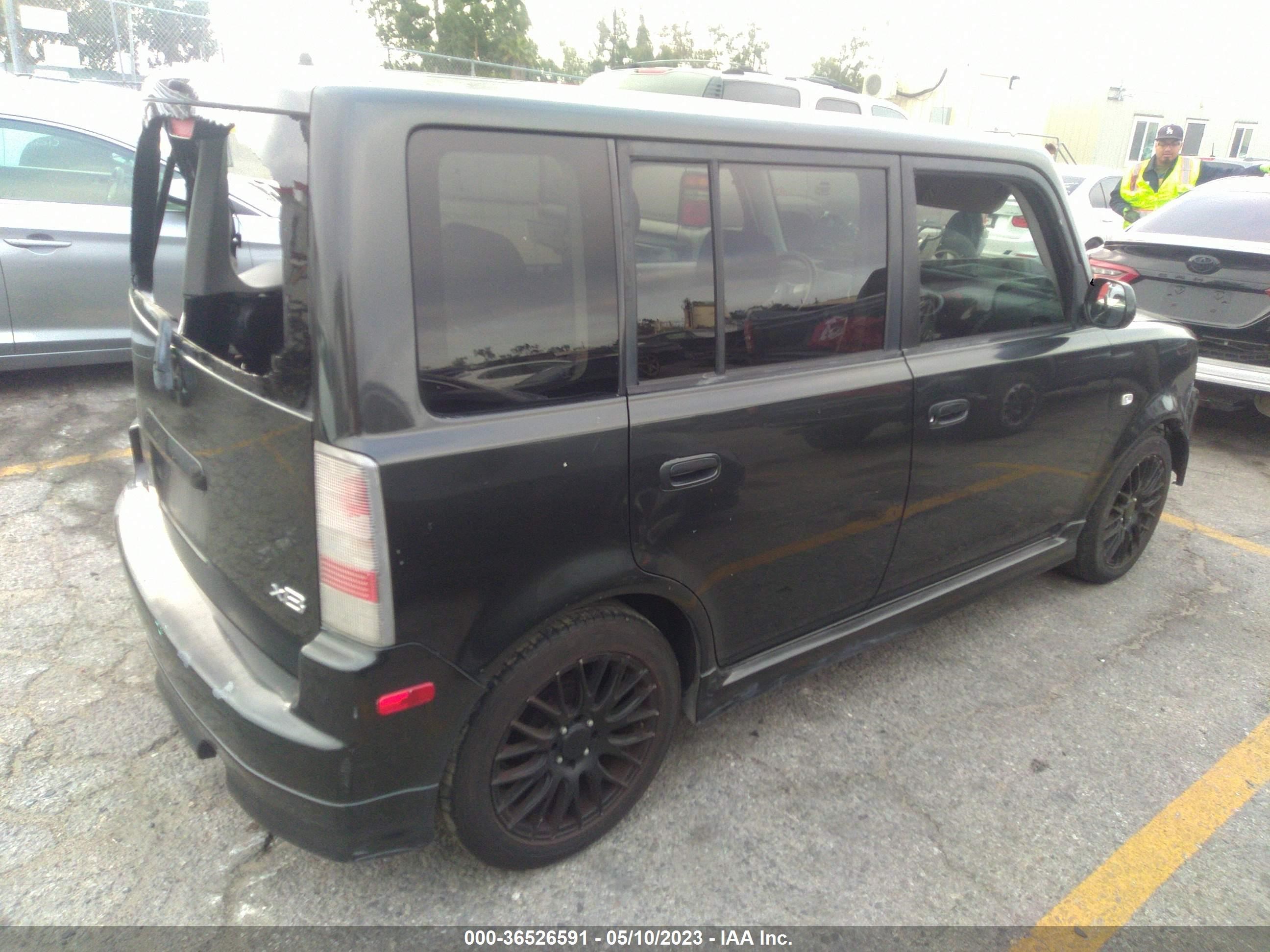 Photo 3 VIN: JTLKT334464071367 - SCION XB 