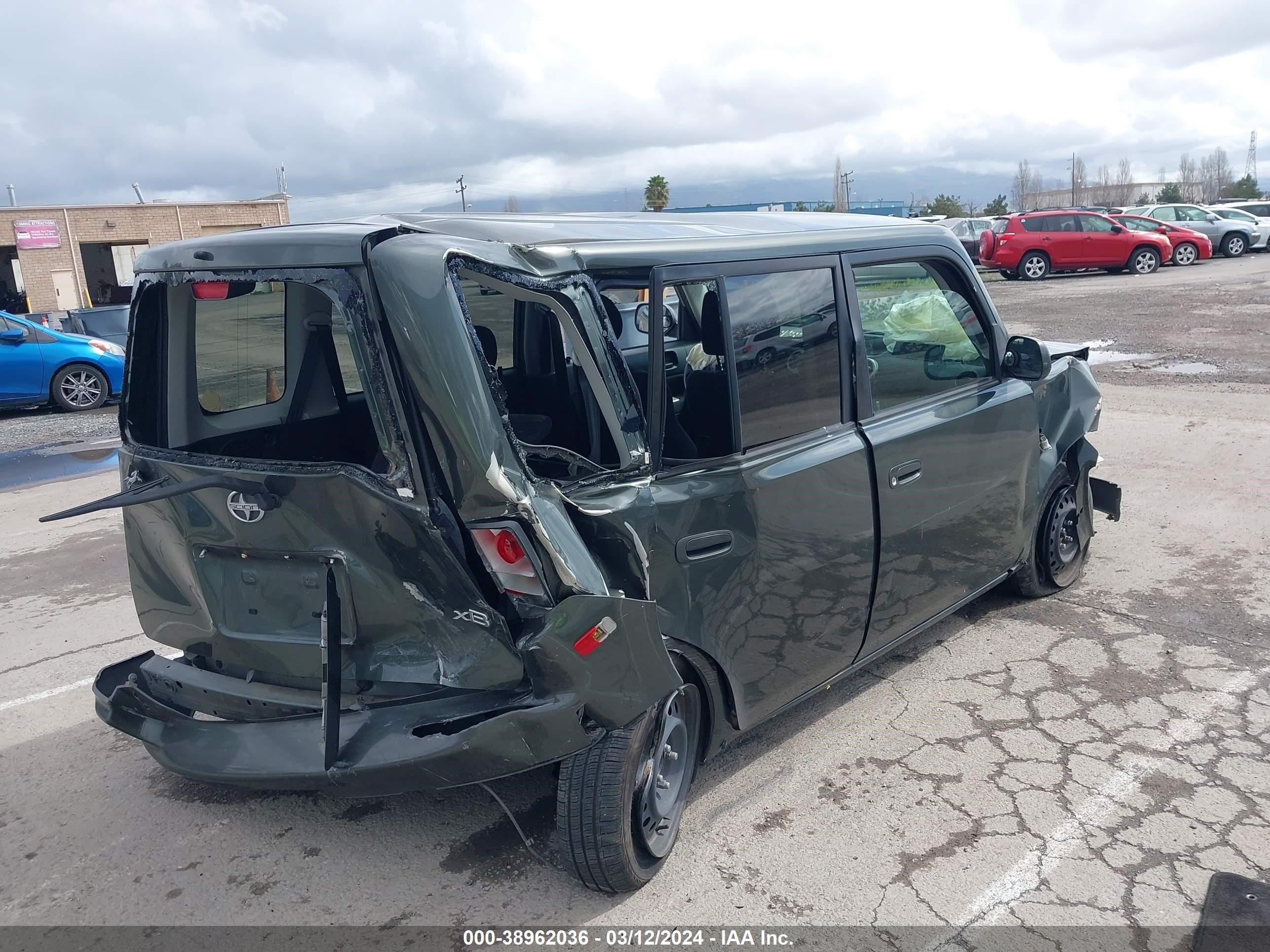 Photo 3 VIN: JTLKT334664056935 - SCION XB 