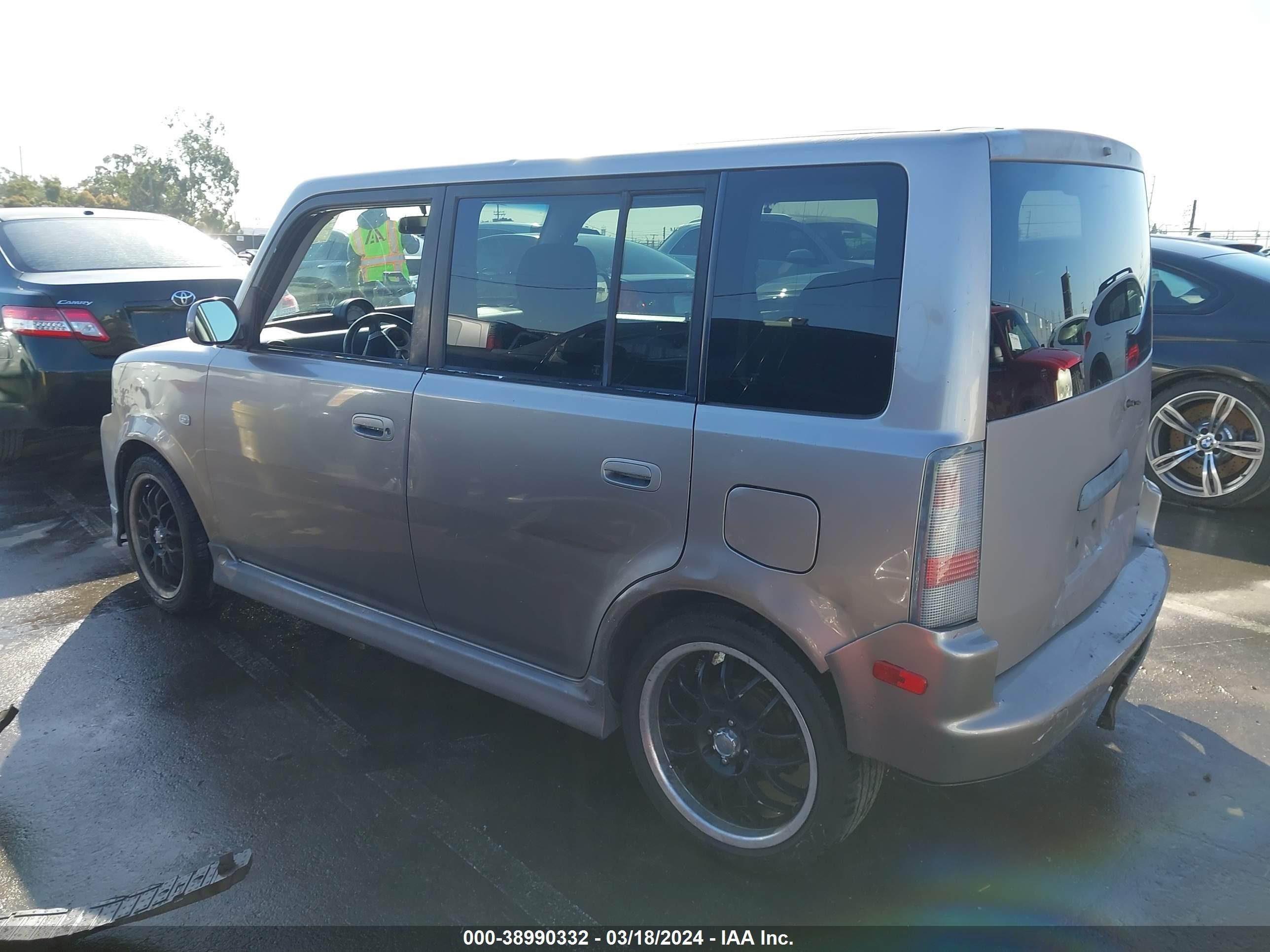 Photo 2 VIN: JTLKT334950178971 - SCION XB 