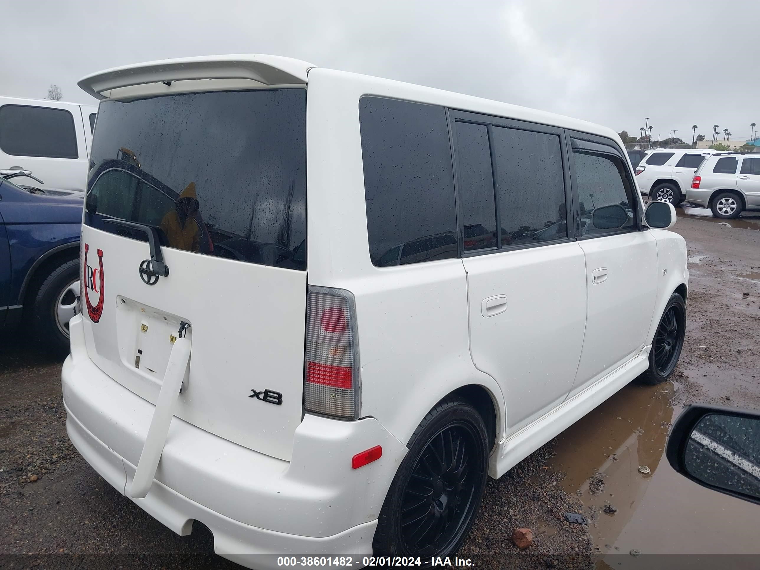 Photo 3 VIN: JTLKT334964090612 - SCION XB 