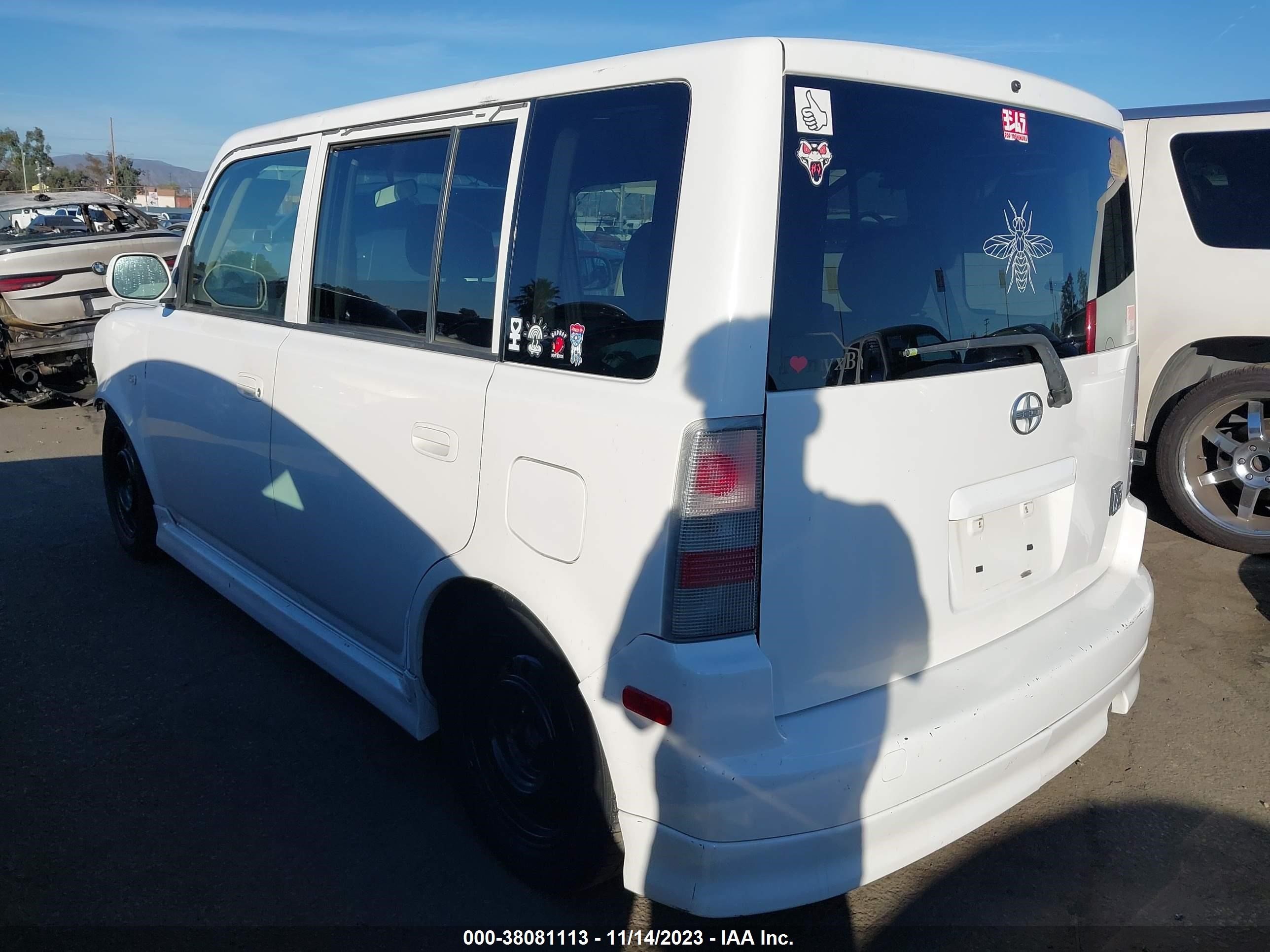 Photo 2 VIN: JTLKT334X50180972 - SCION XB 