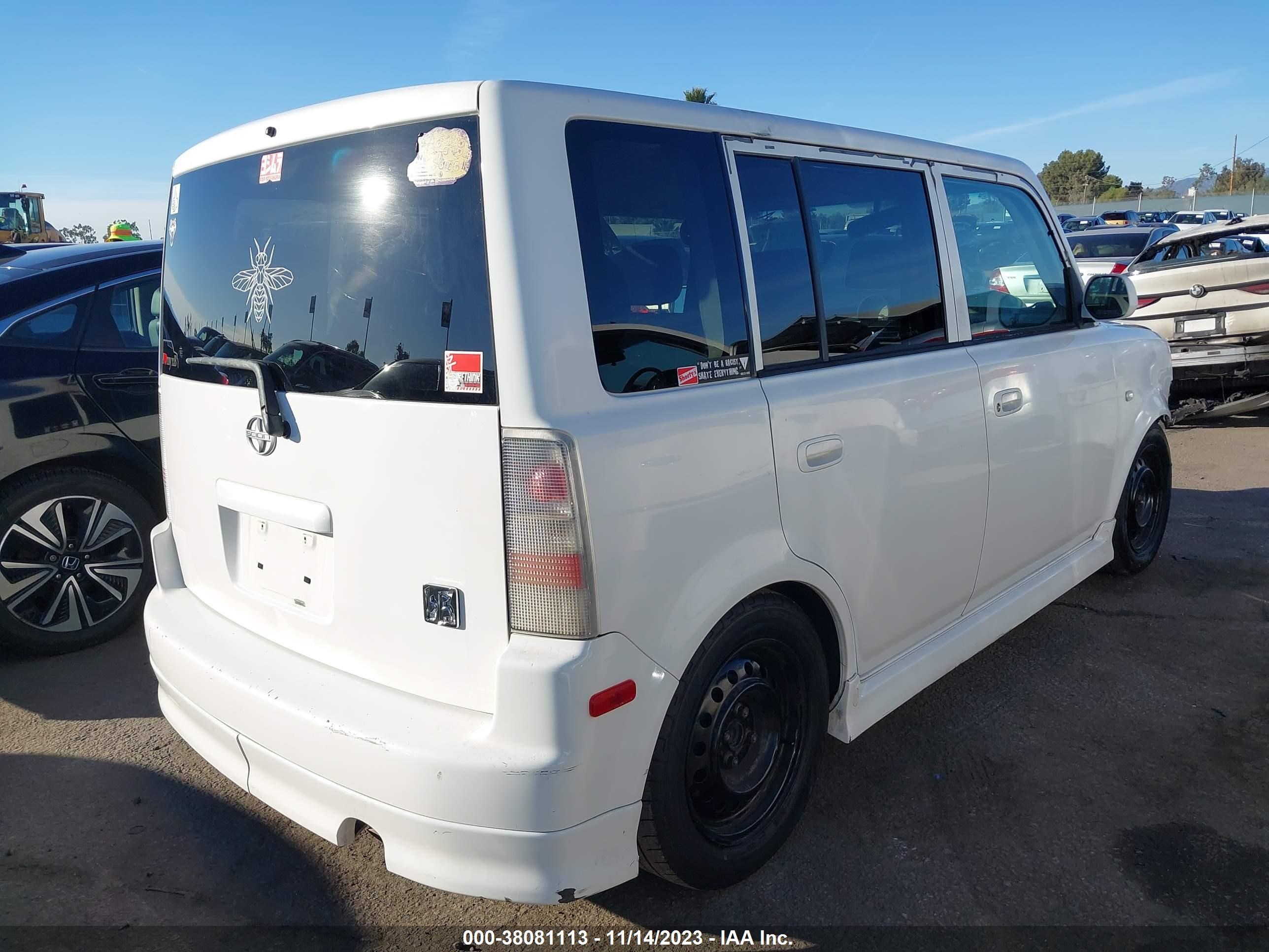 Photo 3 VIN: JTLKT334X50180972 - SCION XB 