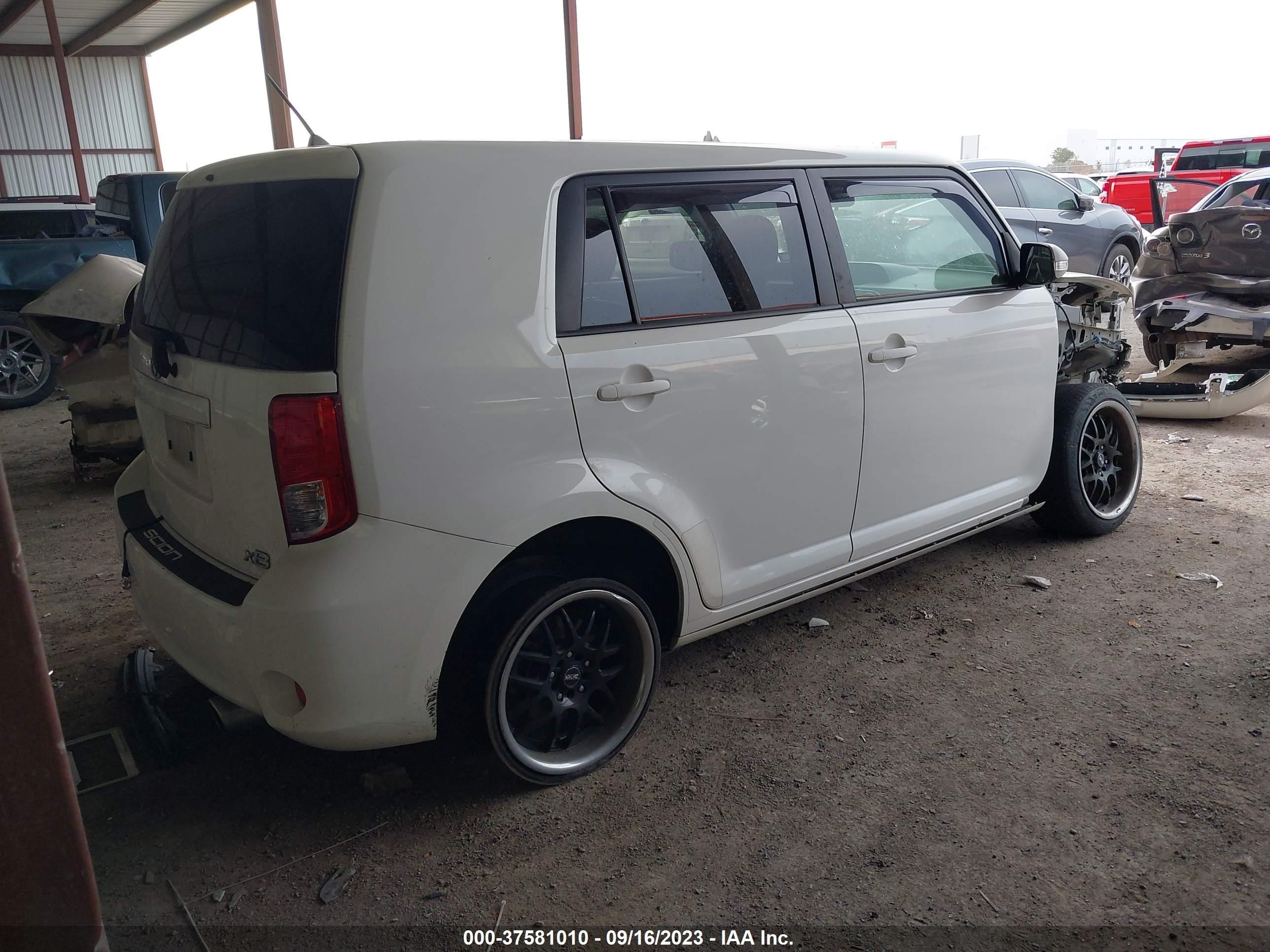 Photo 3 VIN: JTLZE4FE0CJ020853 - SCION XB 