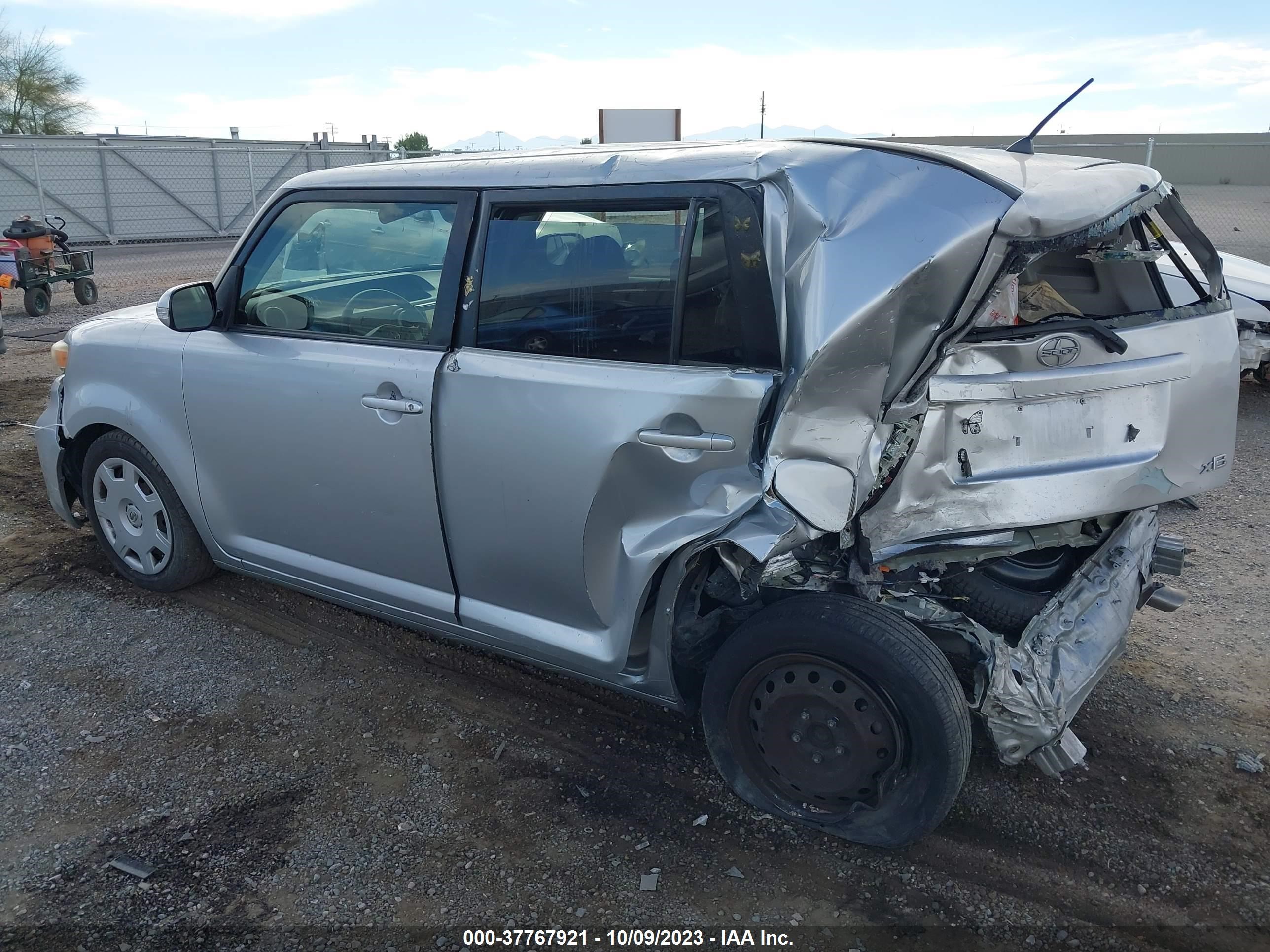 Photo 2 VIN: JTLZE4FE0EJ064631 - SCION XB 