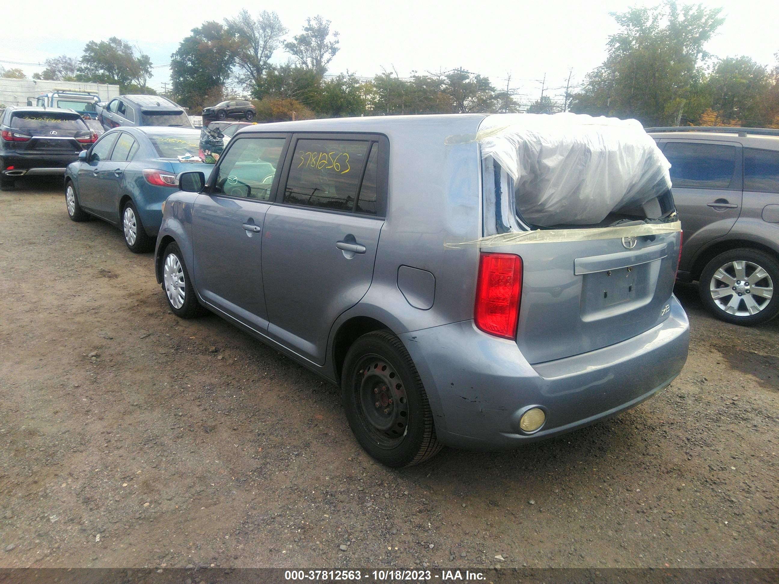 Photo 2 VIN: JTLZE4FE1A1100546 - SCION XB 