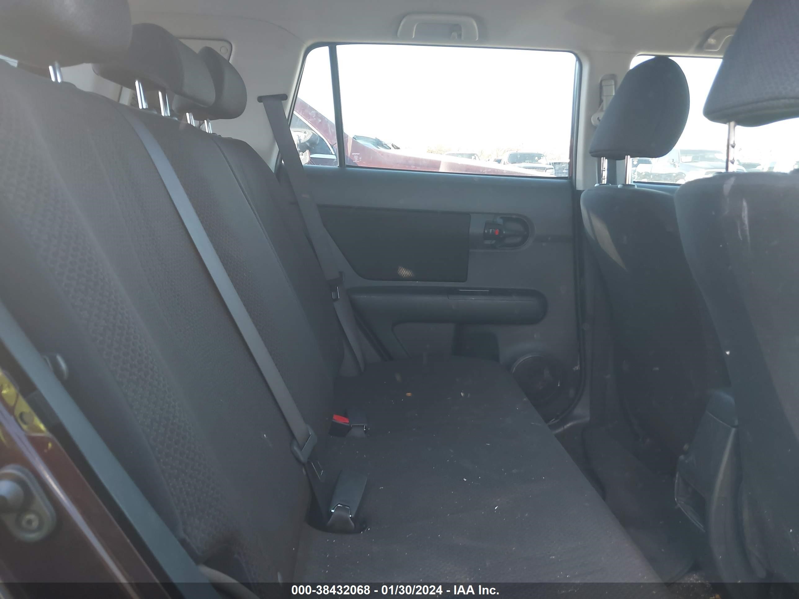 Photo 7 VIN: JTLZE4FE1A1115953 - SCION XB 