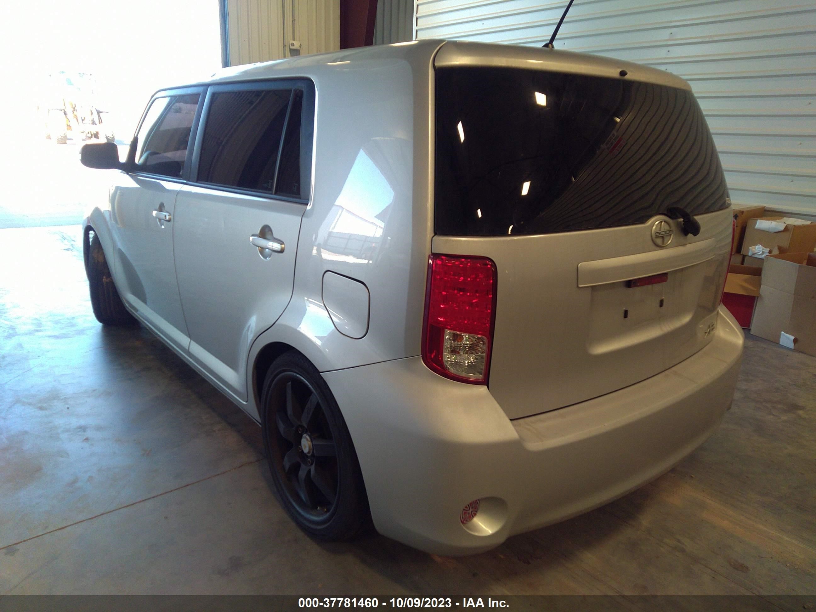 Photo 2 VIN: JTLZE4FE1B1136495 - SCION XB 