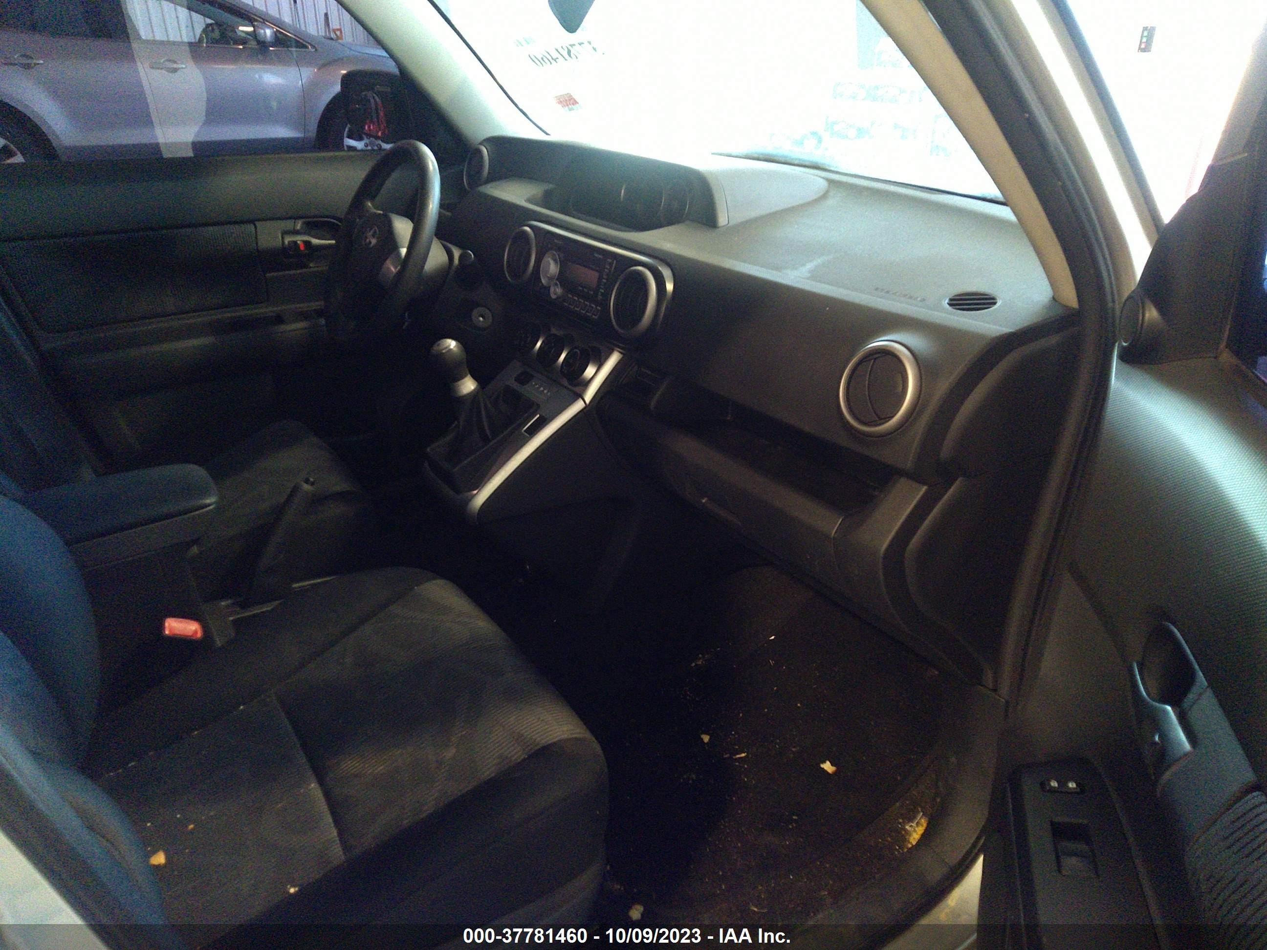 Photo 4 VIN: JTLZE4FE1B1136495 - SCION XB 