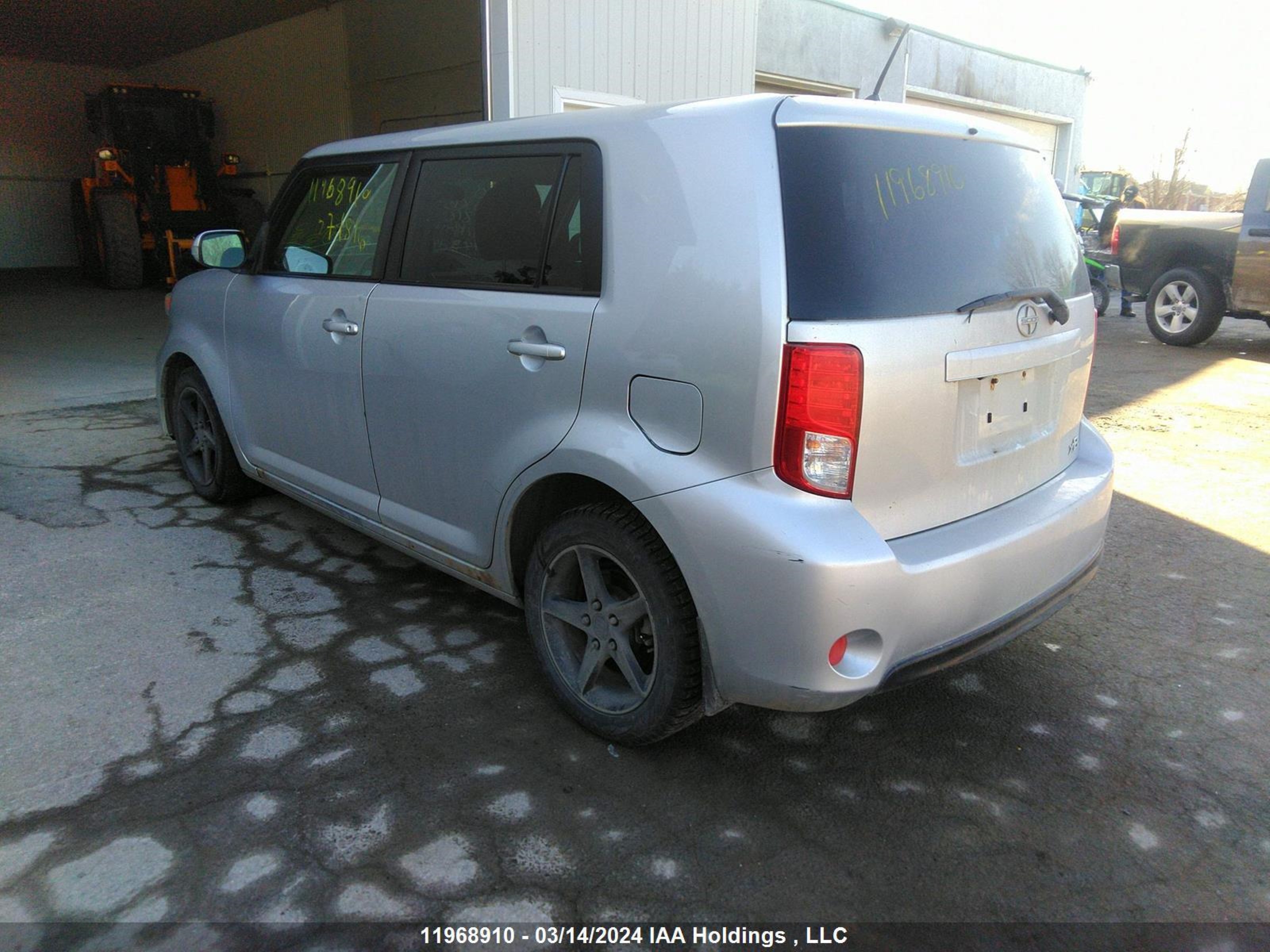 Photo 2 VIN: JTLZE4FE1FJ071816 - SCION XB 