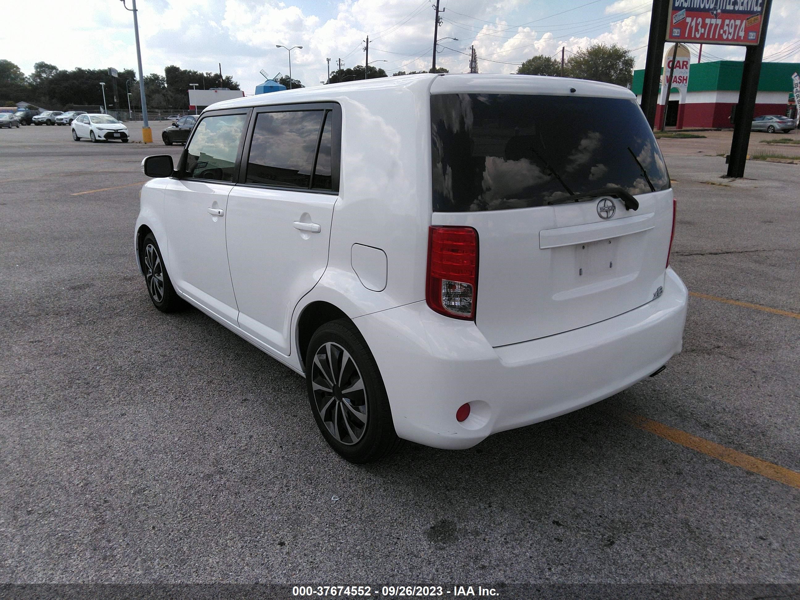 Photo 3 VIN: JTLZE4FE2CJ024239 - SCION XB 