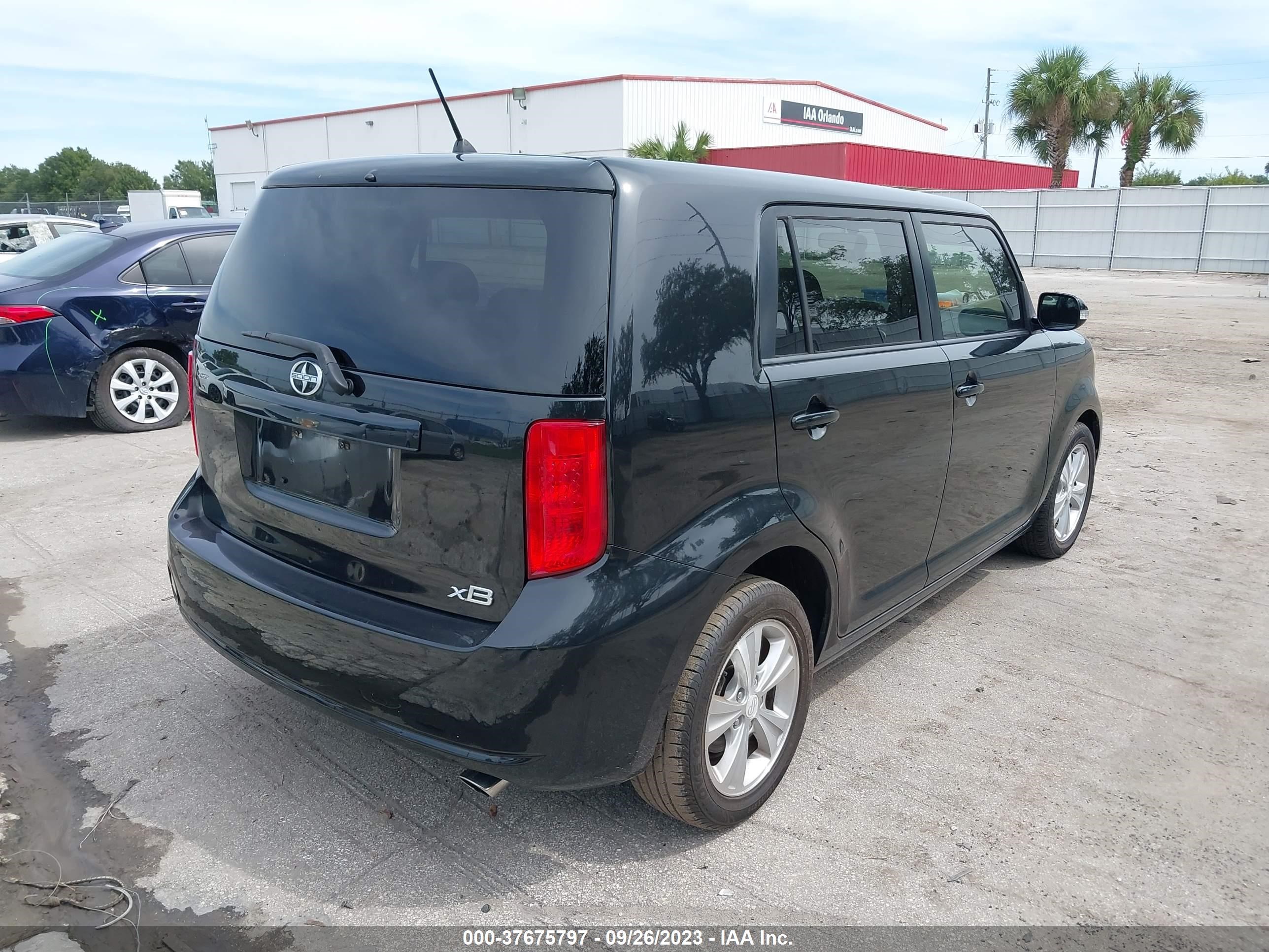 Photo 3 VIN: JTLZE4FE3A1113492 - SCION XB 