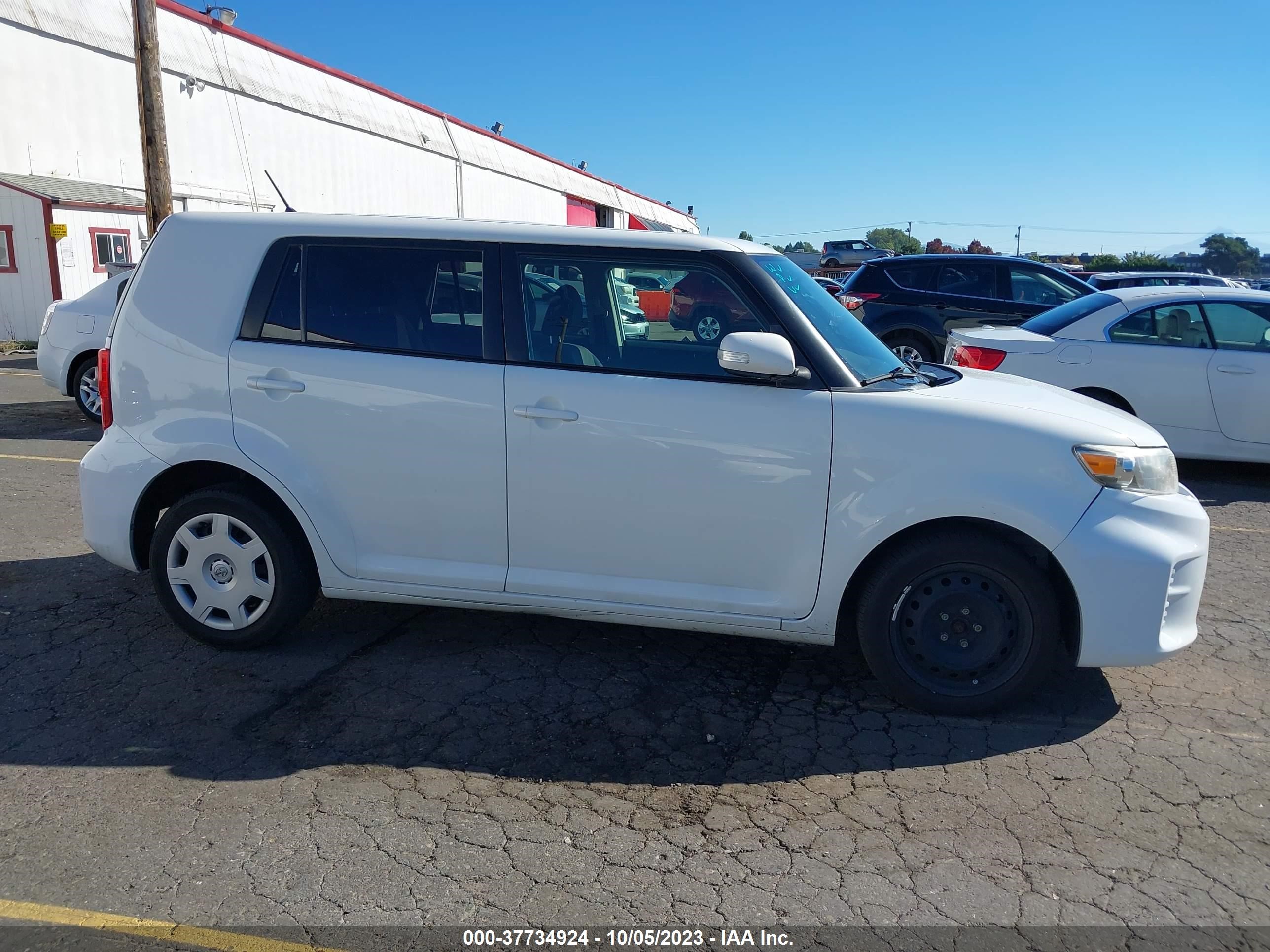 Photo 12 VIN: JTLZE4FE3DJ040404 - SCION XB 