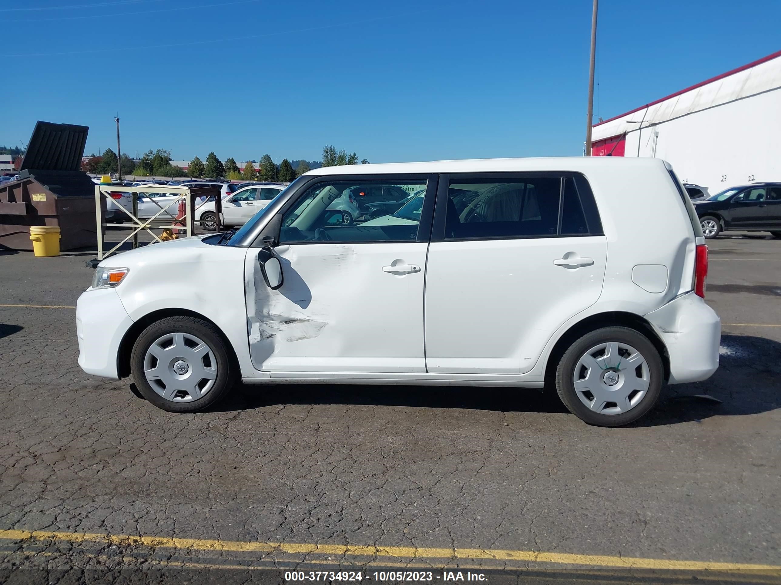 Photo 13 VIN: JTLZE4FE3DJ040404 - SCION XB 