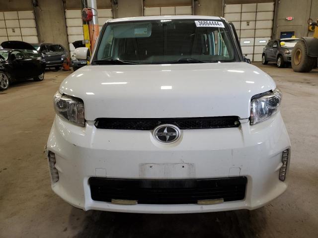 Photo 4 VIN: JTLZE4FE3FJ069100 - TOYOTA SCION 