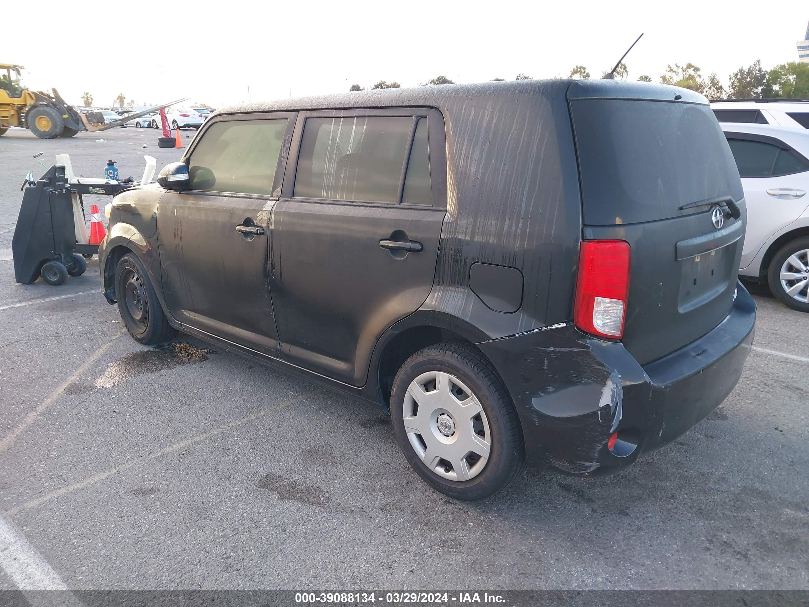 Photo 2 VIN: JTLZE4FE4CJ021911 - SCION XB 