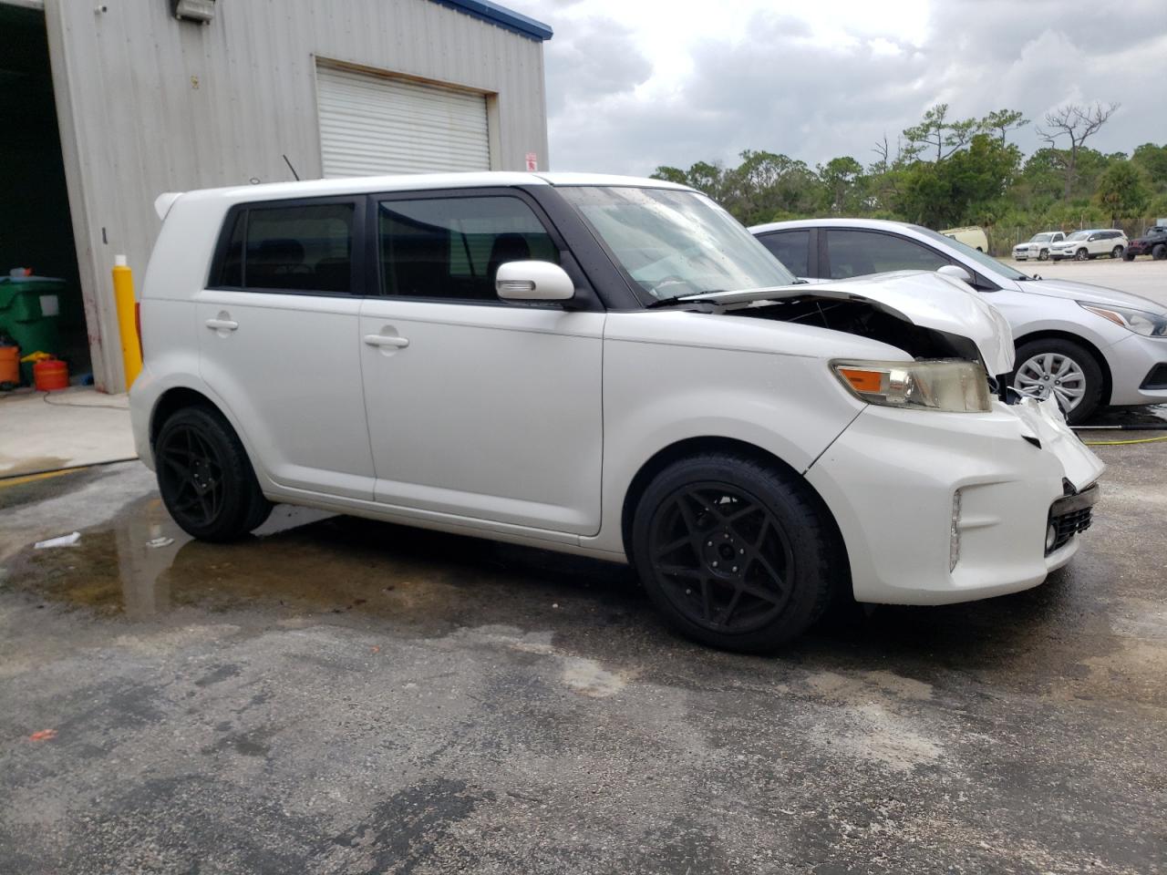 Photo 3 VIN: JTLZE4FE4EJ050943 - SCION XB 