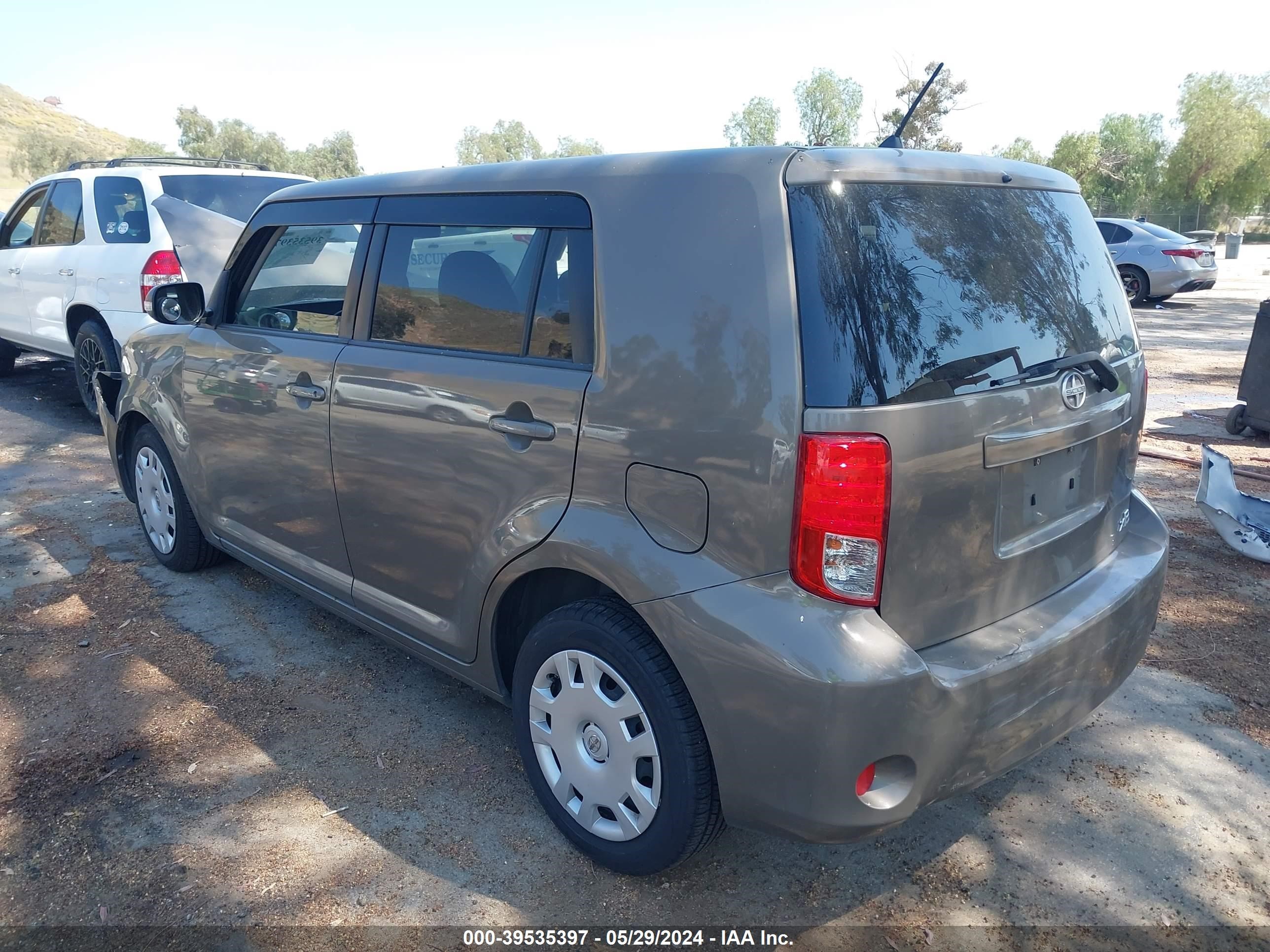 Photo 2 VIN: JTLZE4FE5B1130781 - SCION XB 