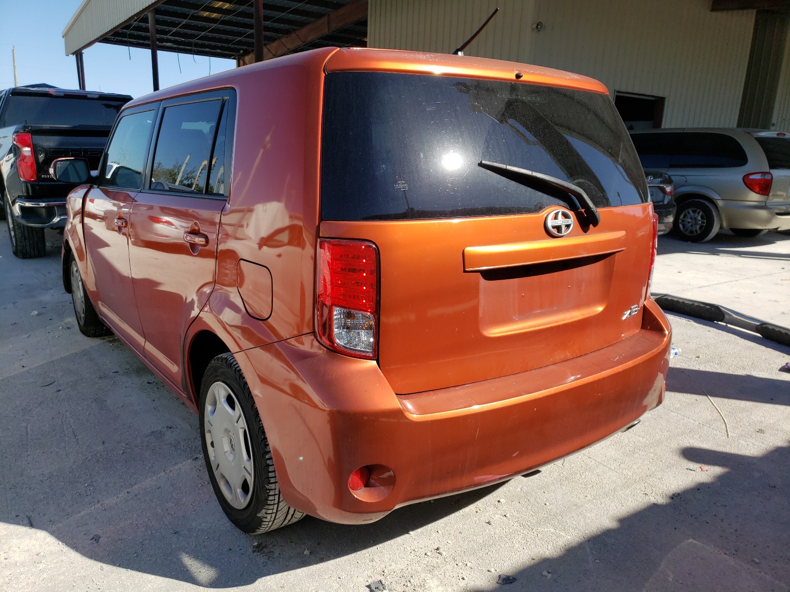 Photo 2 VIN: JTLZE4FE6CJ008898 - TOYOTA SCION XB 