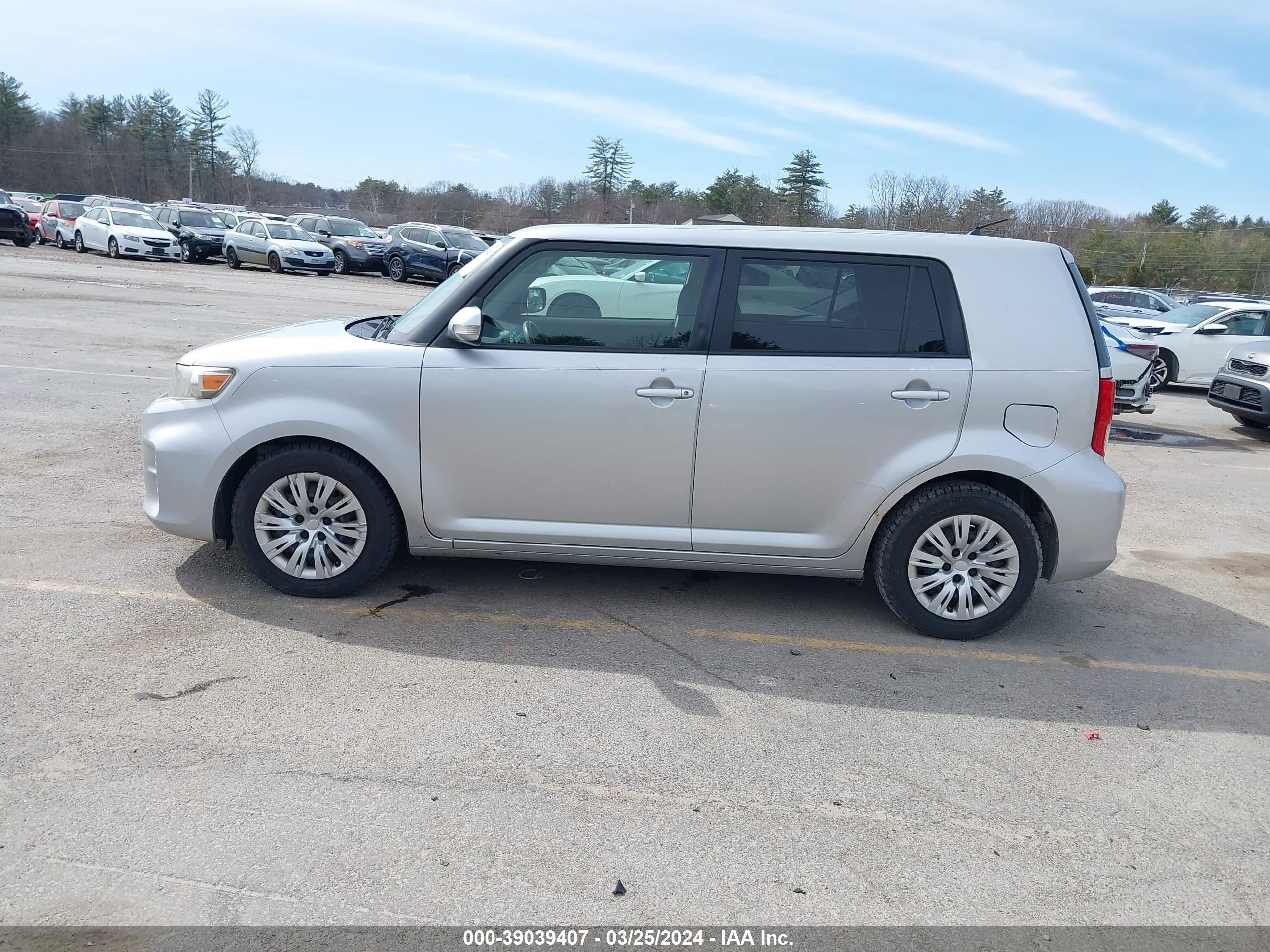 Photo 13 VIN: JTLZE4FE7DJ030880 - SCION XB 