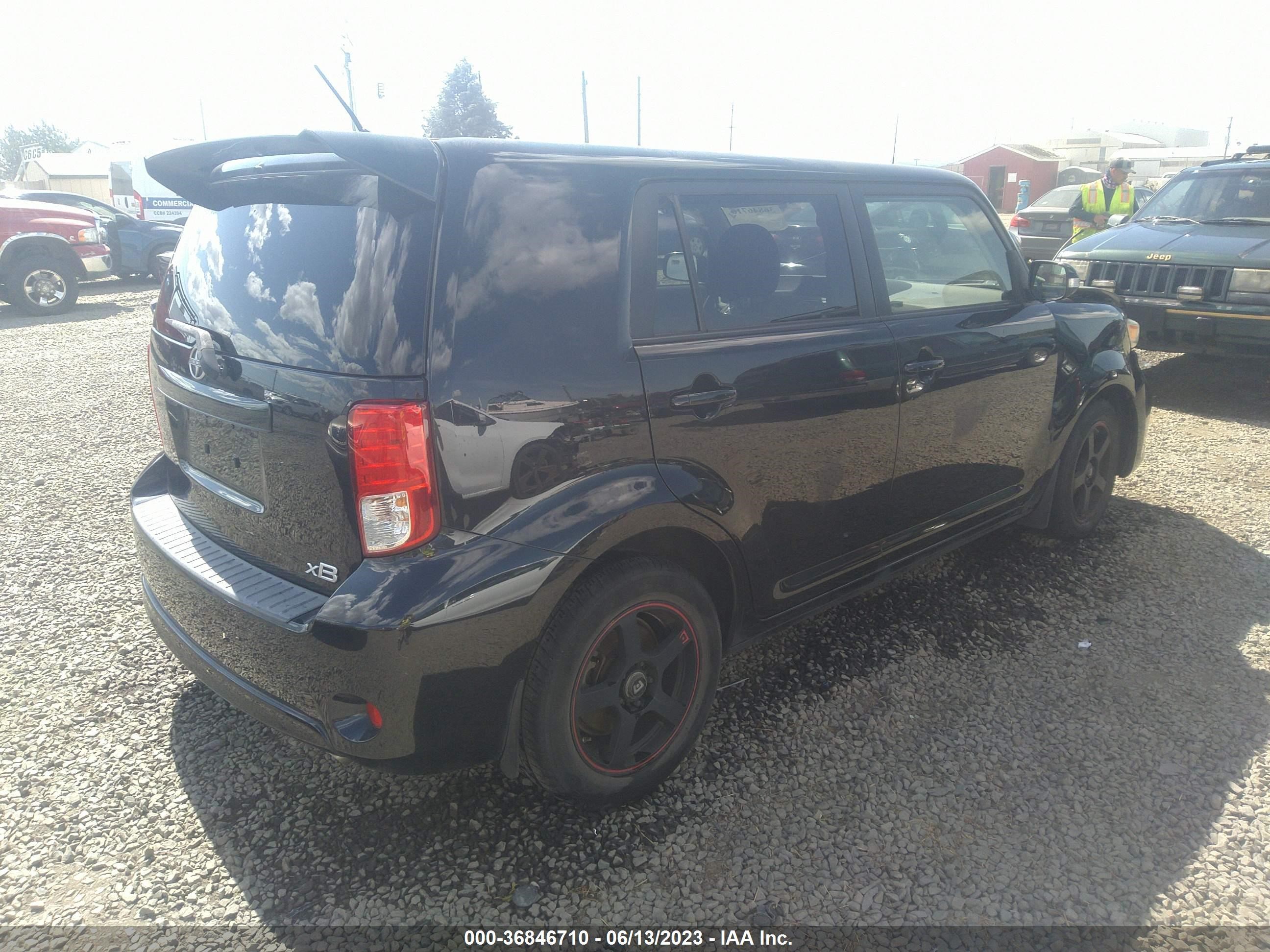 Photo 3 VIN: JTLZE4FE7EJ053545 - SCION XB 