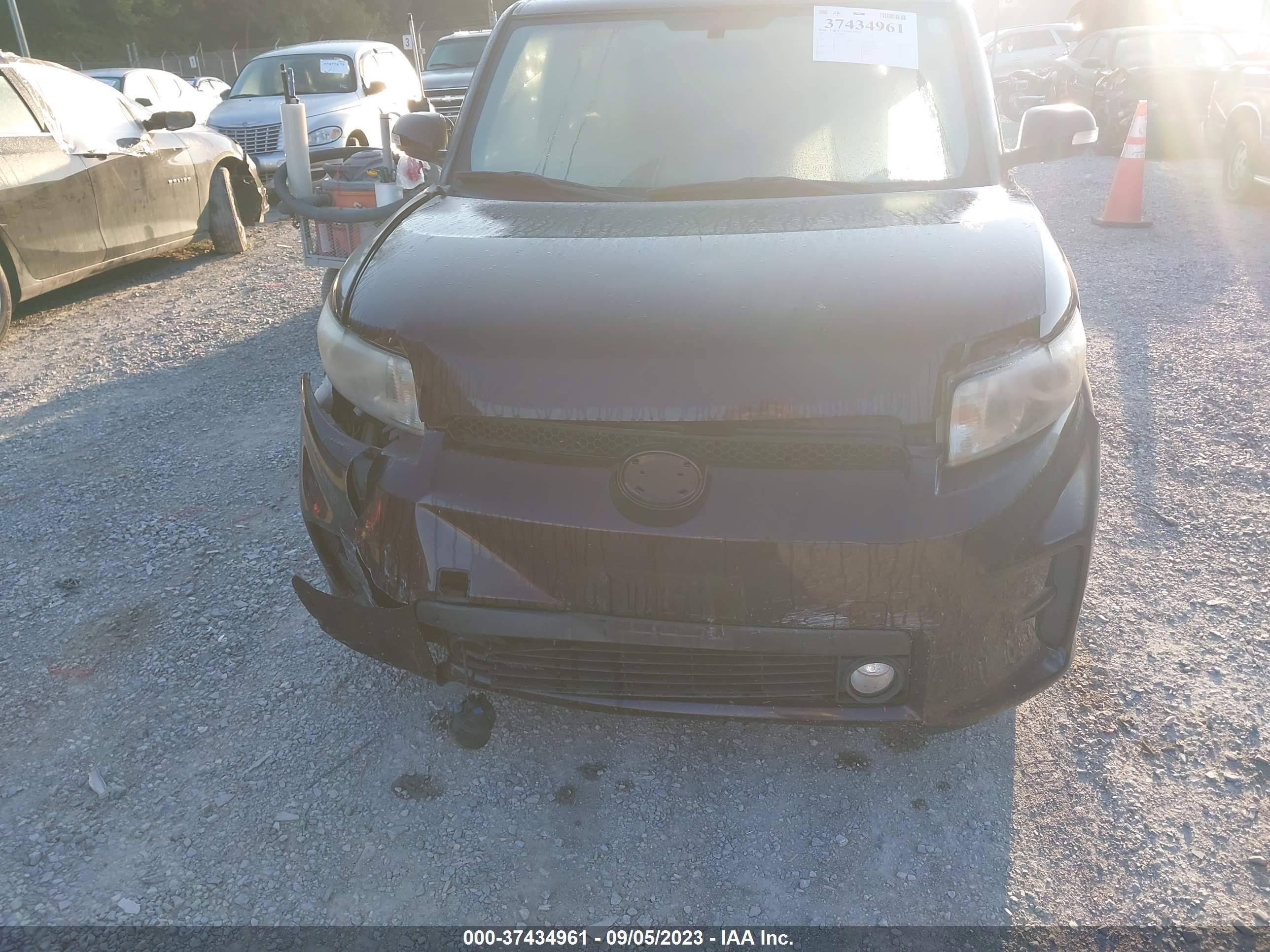 Photo 11 VIN: JTLZE4FE8CJ021832 - SCION XB 