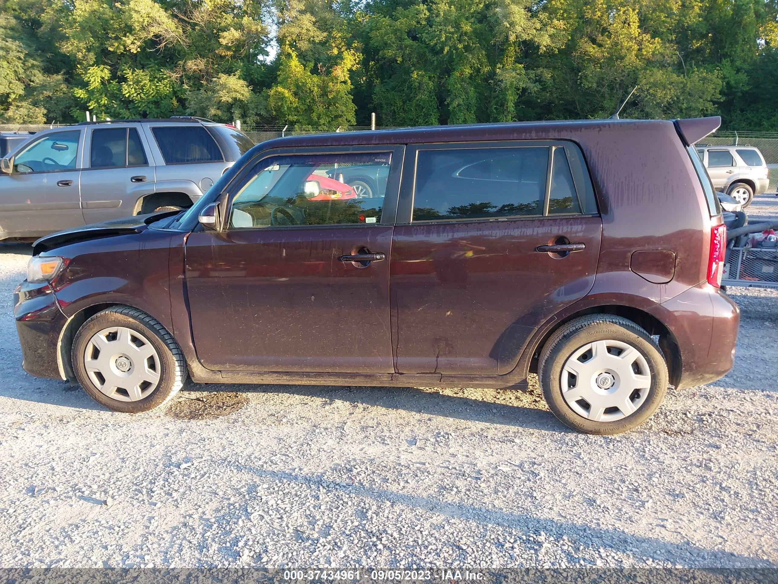 Photo 13 VIN: JTLZE4FE8CJ021832 - SCION XB 