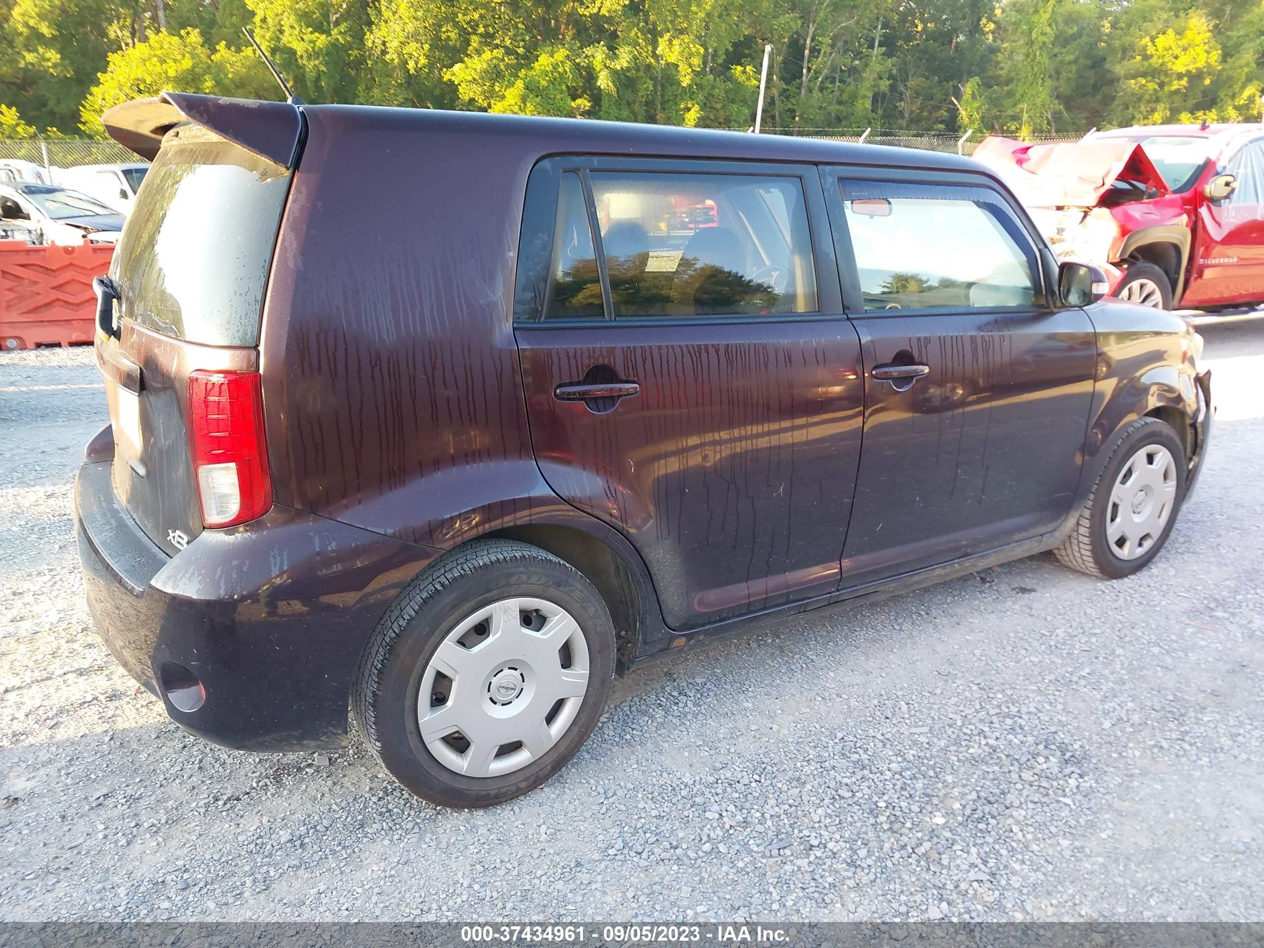 Photo 3 VIN: JTLZE4FE8CJ021832 - SCION XB 