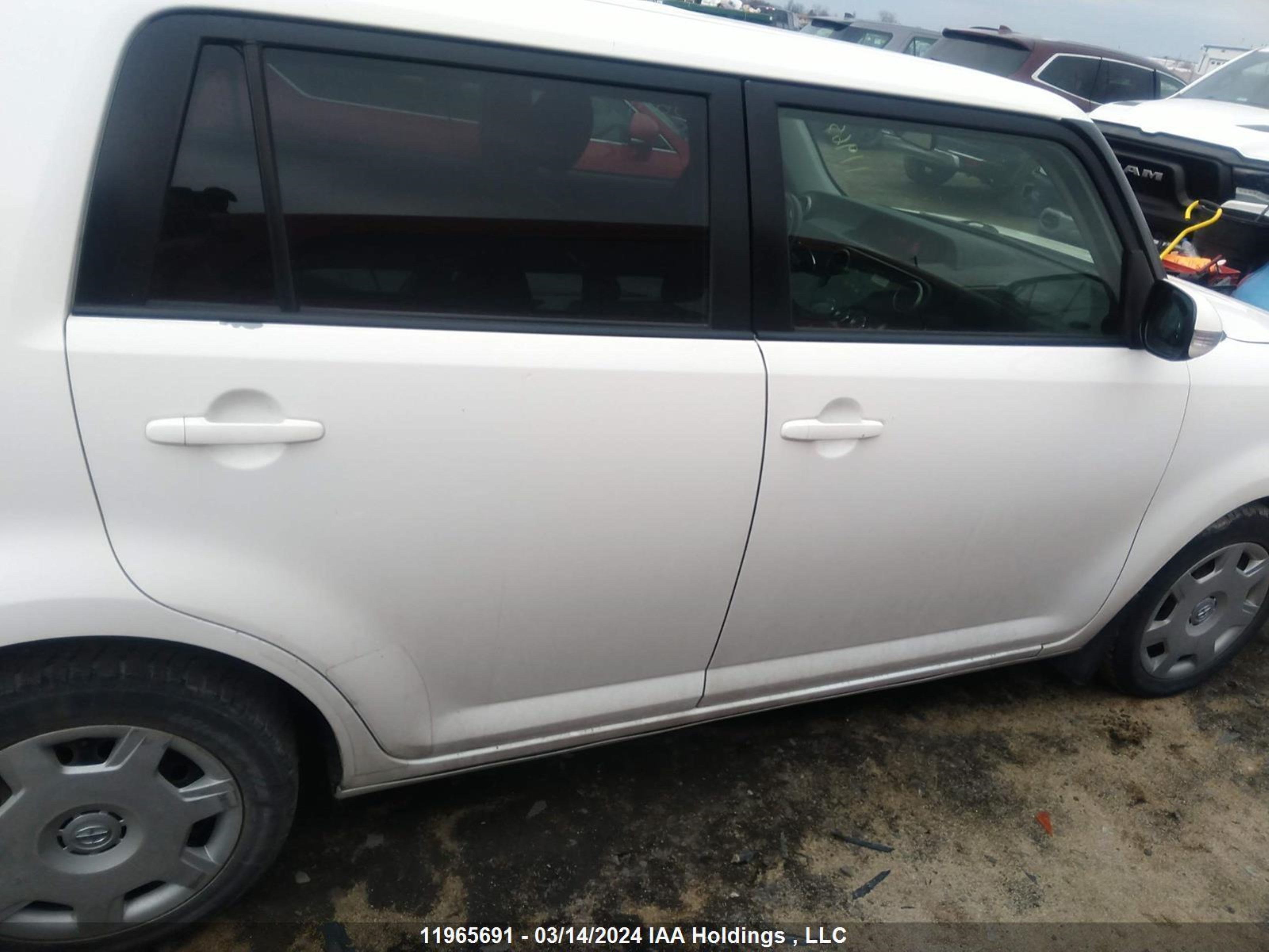 Photo 12 VIN: JTLZE4FE8DJ035313 - SCION XB 