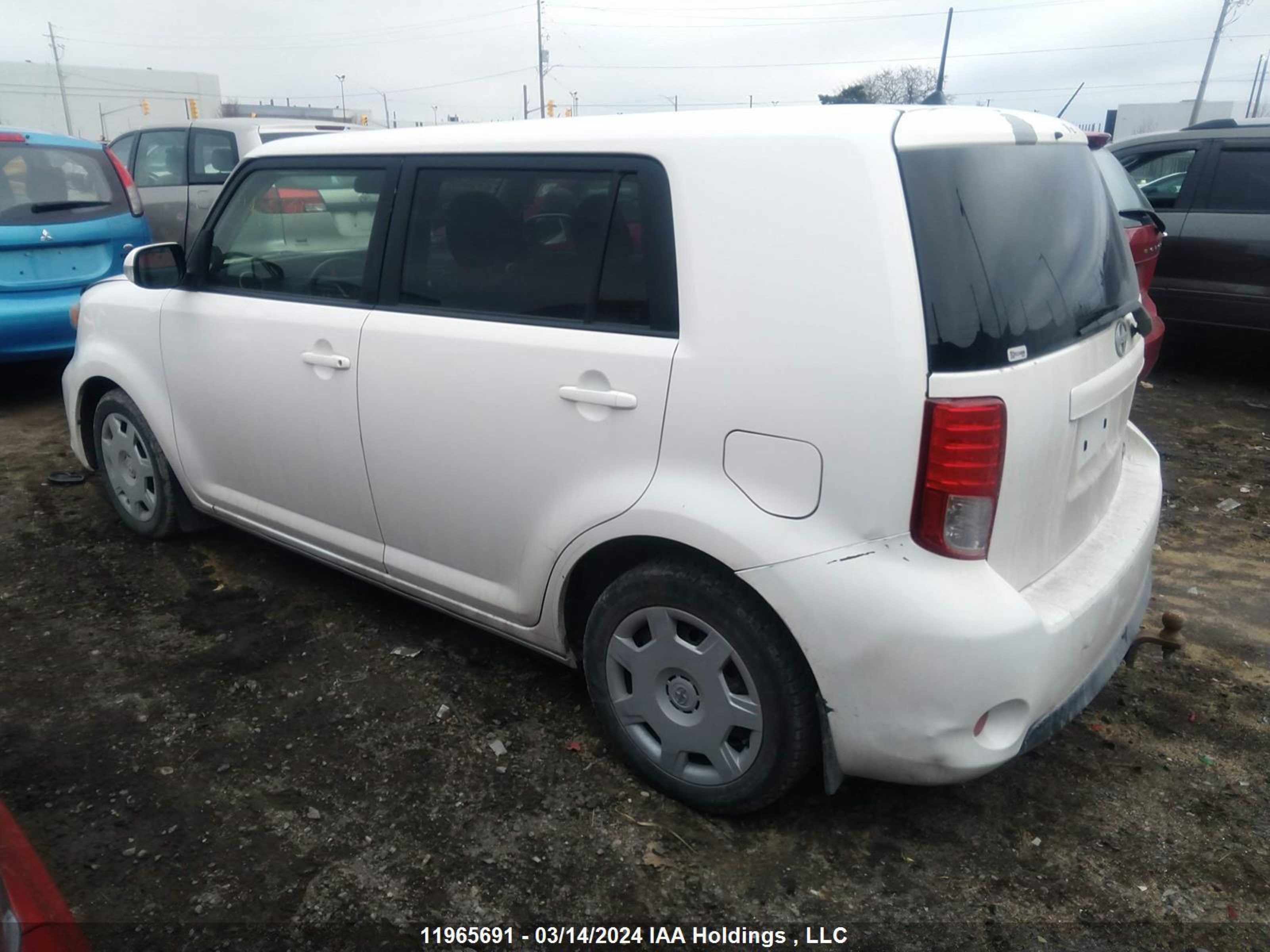 Photo 2 VIN: JTLZE4FE8DJ035313 - SCION XB 