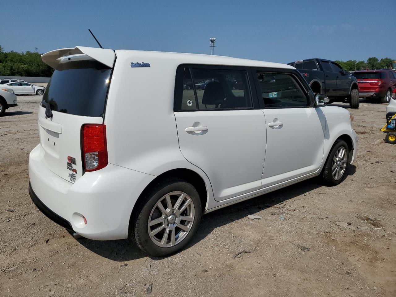 Photo 2 VIN: JTLZE4FE8FJ076737 - TOYOTA SCION XB 