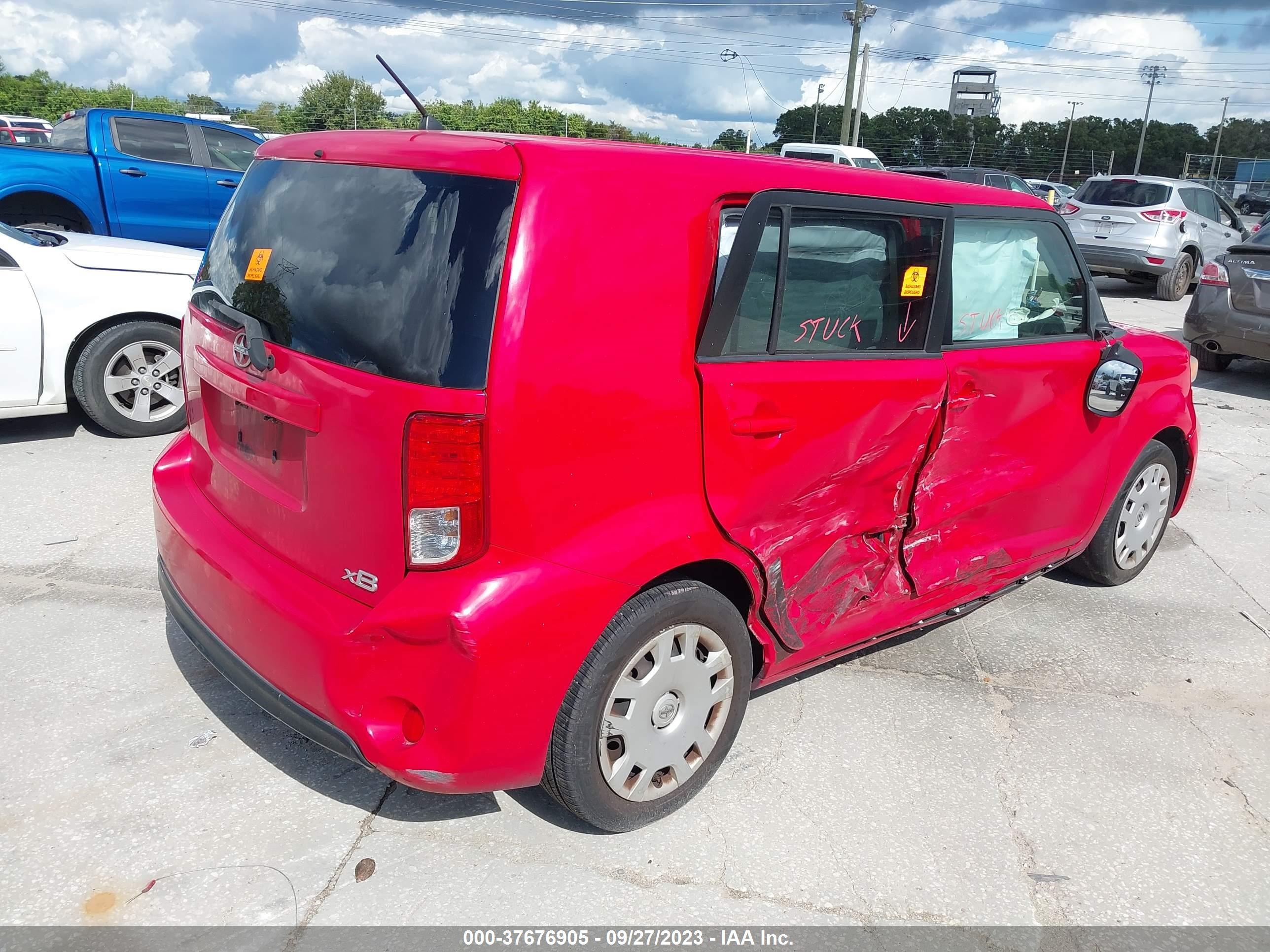 Photo 3 VIN: JTLZE4FE8FJ077189 - SCION XB 