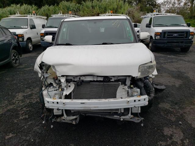 Photo 4 VIN: JTLZE4FE8FJ077256 - TOYOTA SCION 