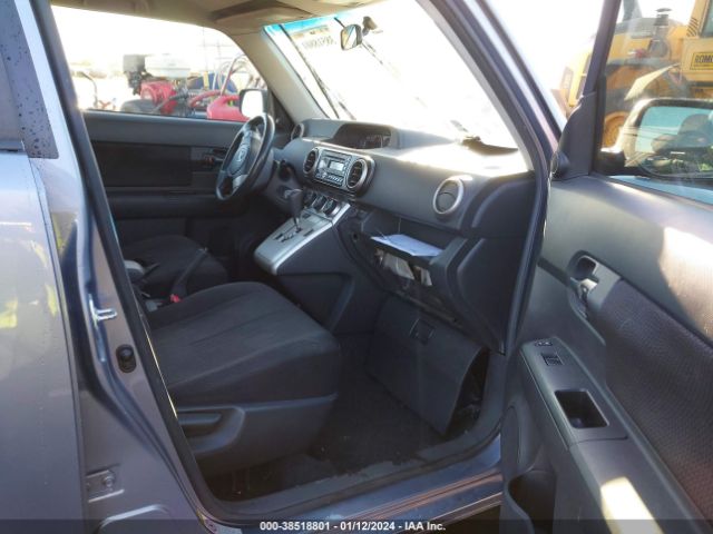 Photo 4 VIN: JTLZE4FEXA1112629 - SCION XB 