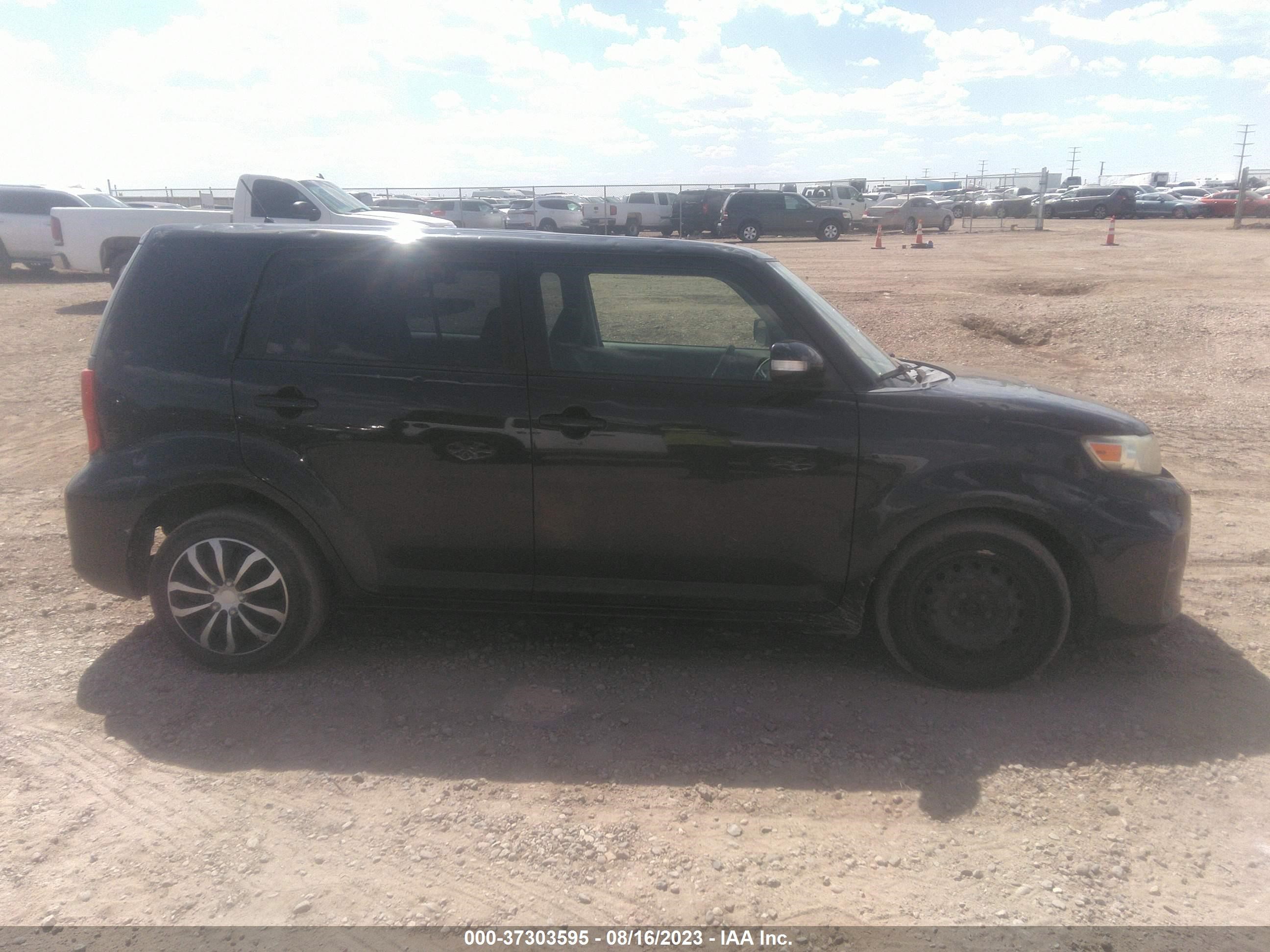 Photo 12 VIN: JTLZE4FEXFJ079042 - SCION XB 