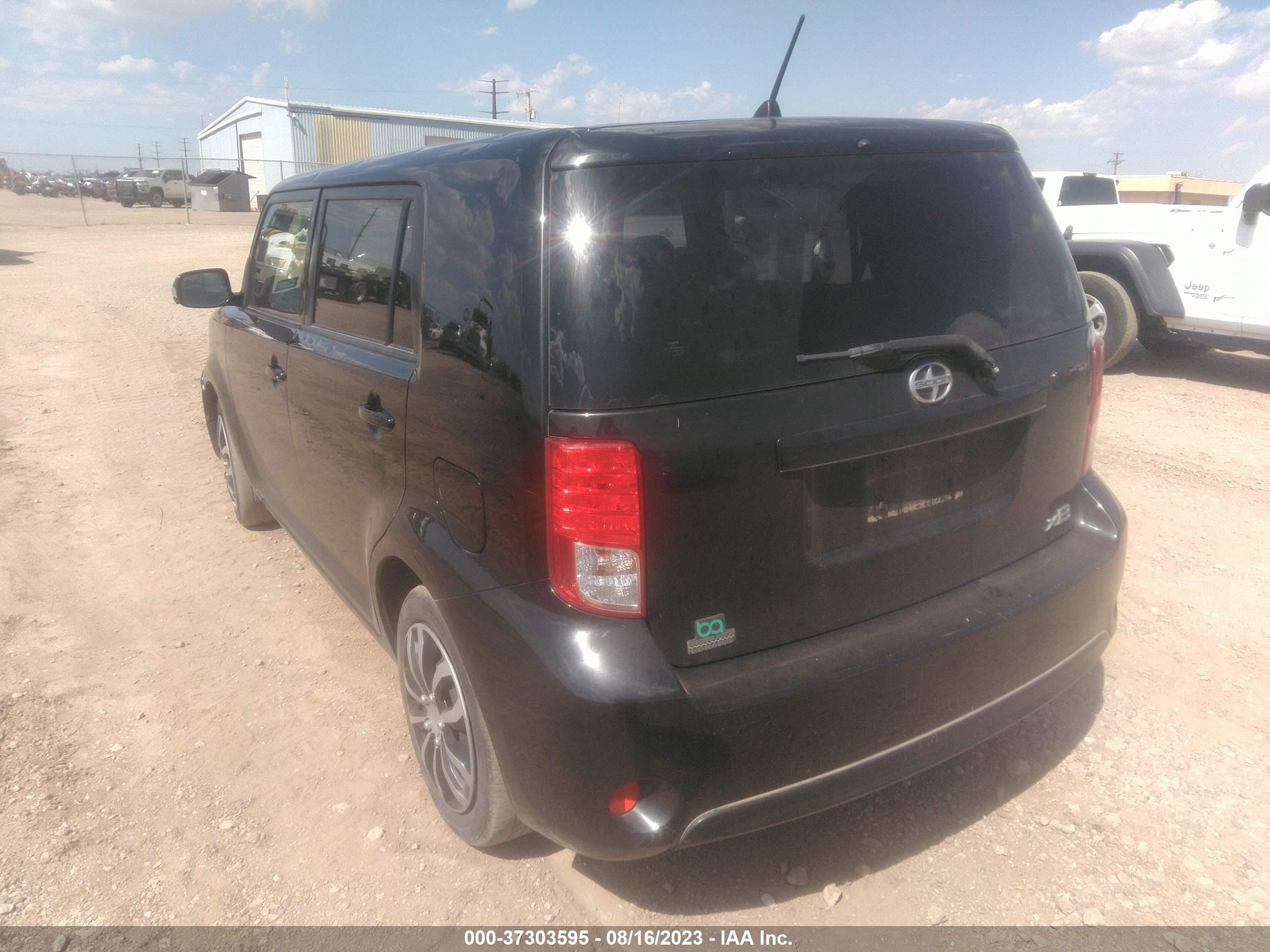 Photo 2 VIN: JTLZE4FEXFJ079042 - SCION XB 