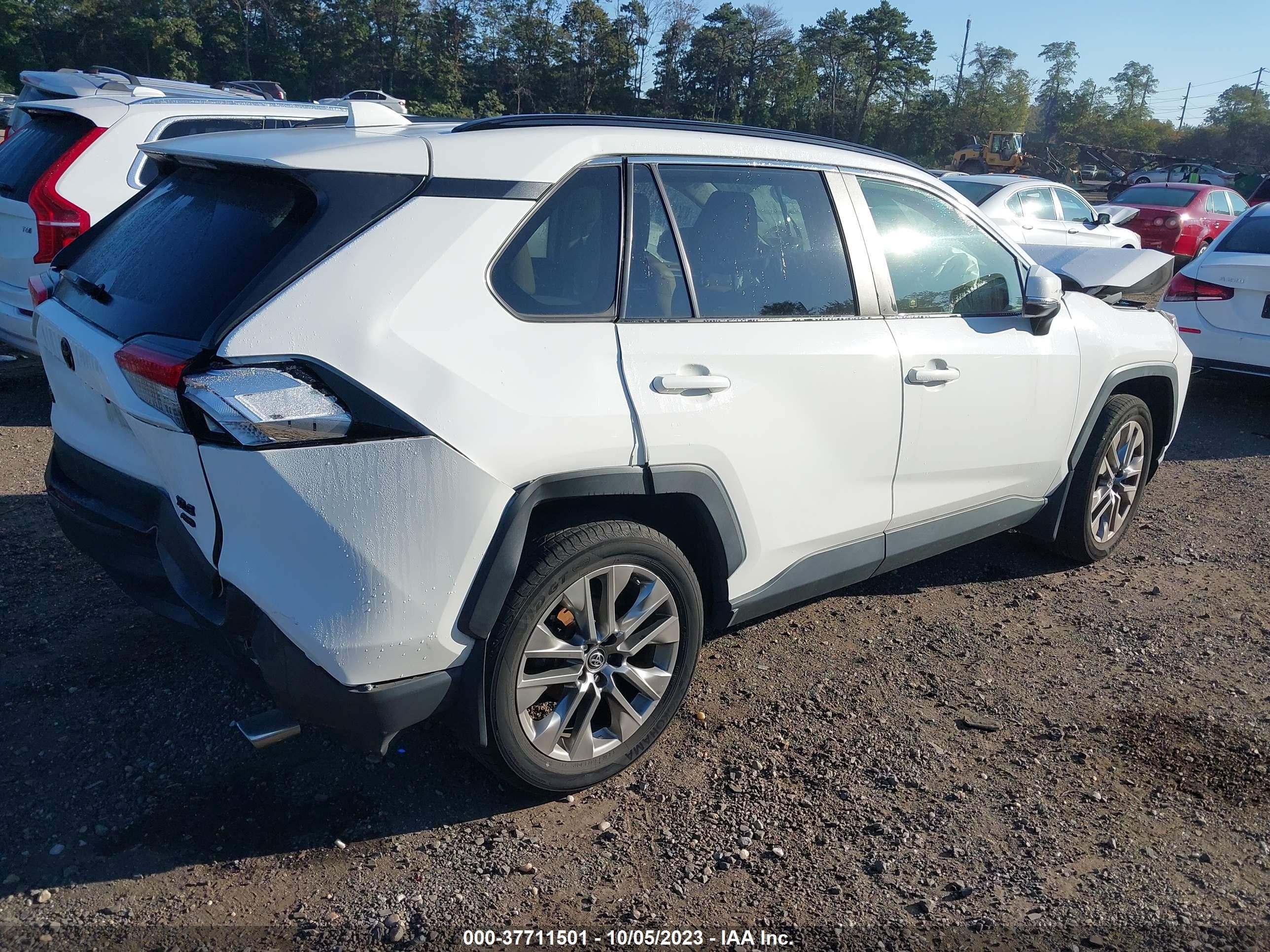 Photo 3 VIN: JTMA1RFV4KD002077 - TOYOTA RAV 4 