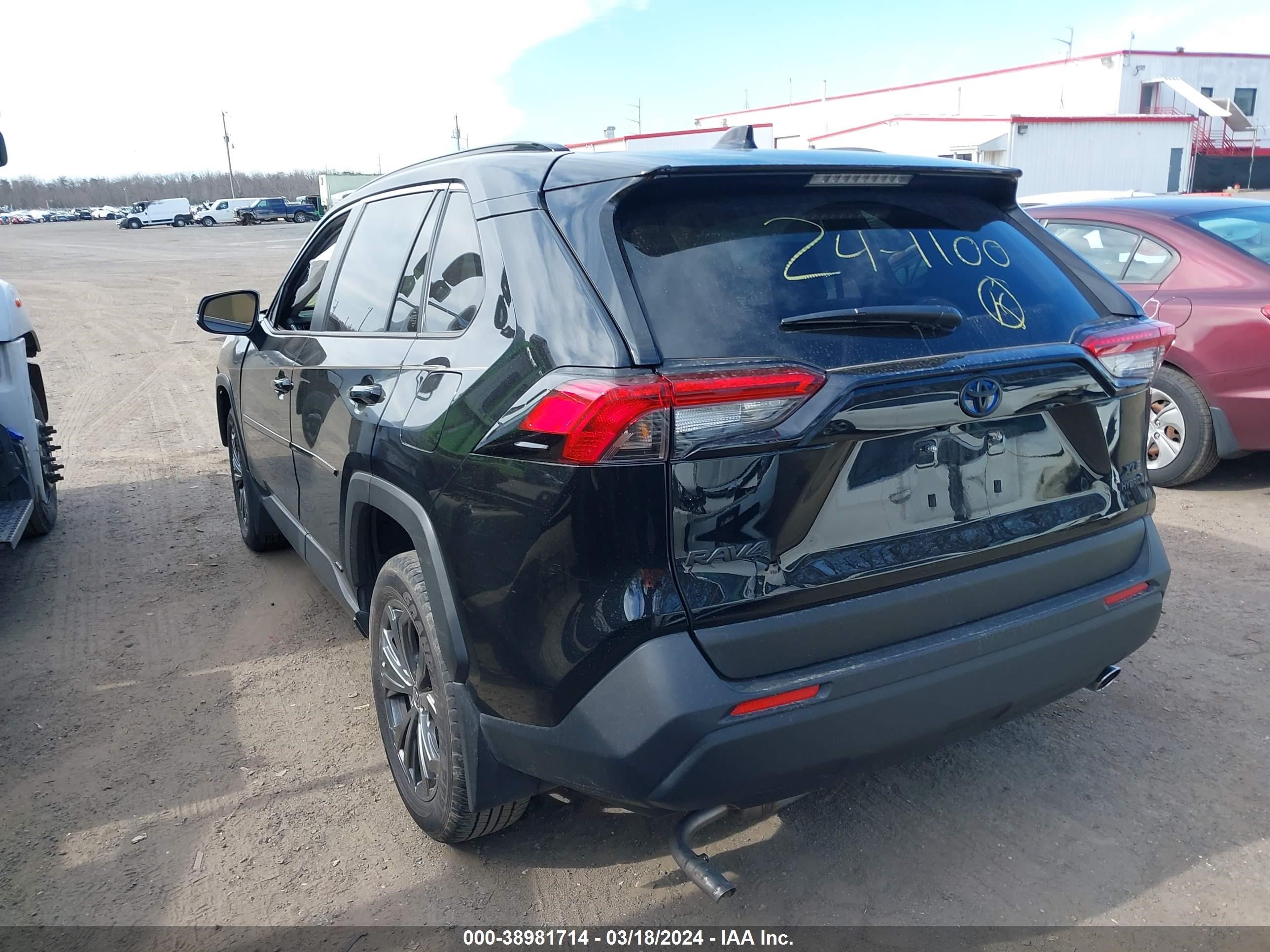 Photo 2 VIN: JTMB6RFV0ND056017 - TOYOTA RAV 4 