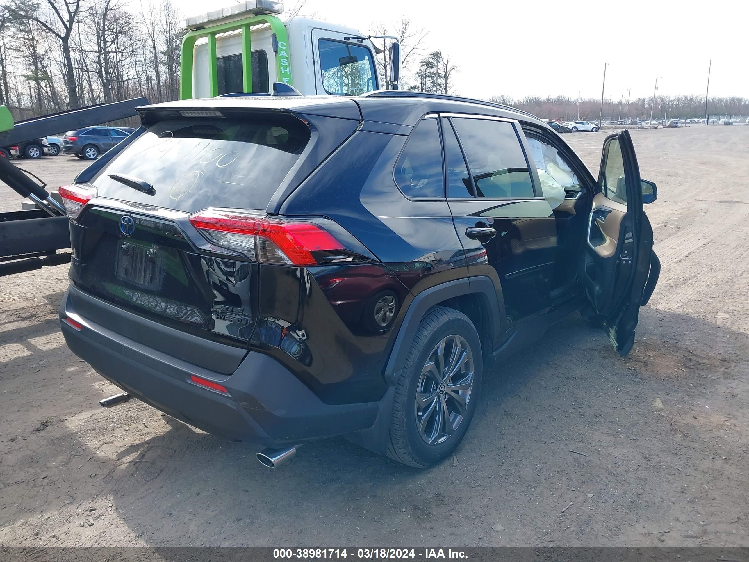 Photo 3 VIN: JTMB6RFV0ND056017 - TOYOTA RAV 4 